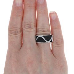 Yvel Diamond Wave Band White Gold, 18 Karat Round Brilliant .20 Carat Ring