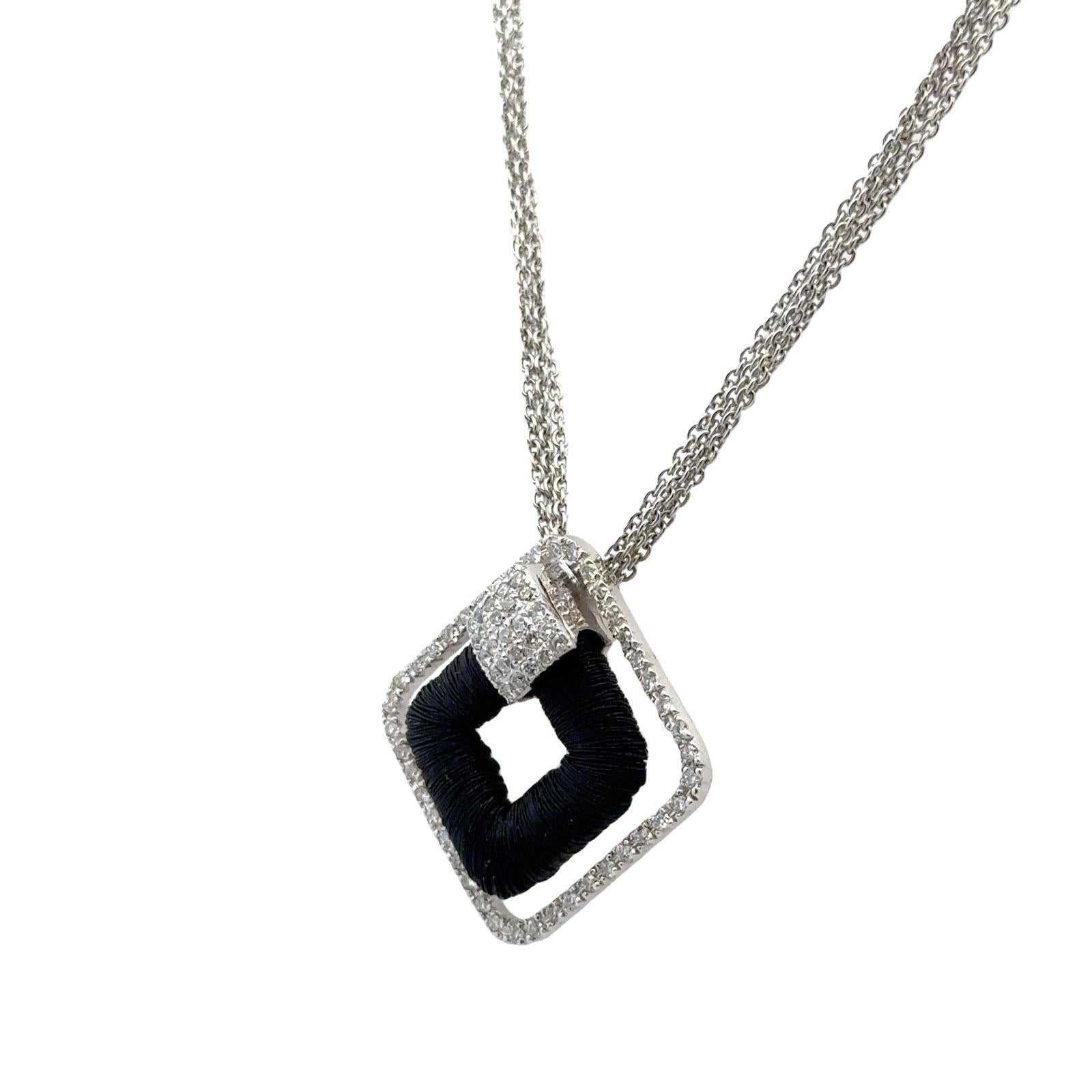Taille ronde Collier pendentif en or blanc et noir 18 carats avec diamants d'Éthiopie Yvel en vente