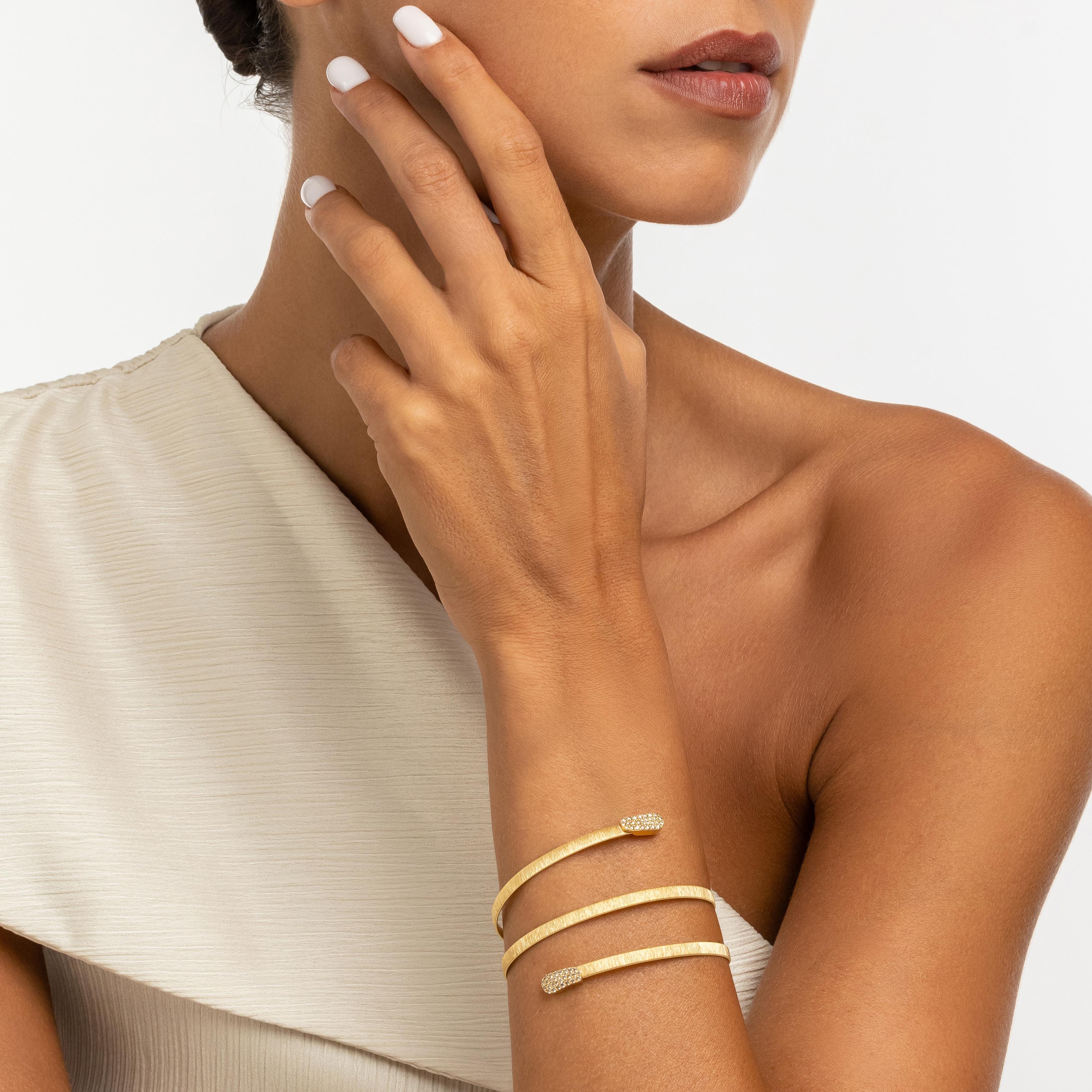 Yvel Ethiopia Diamond Bangle in 18K Yellow Gold In New Condition For Sale In Jerusalem, IL