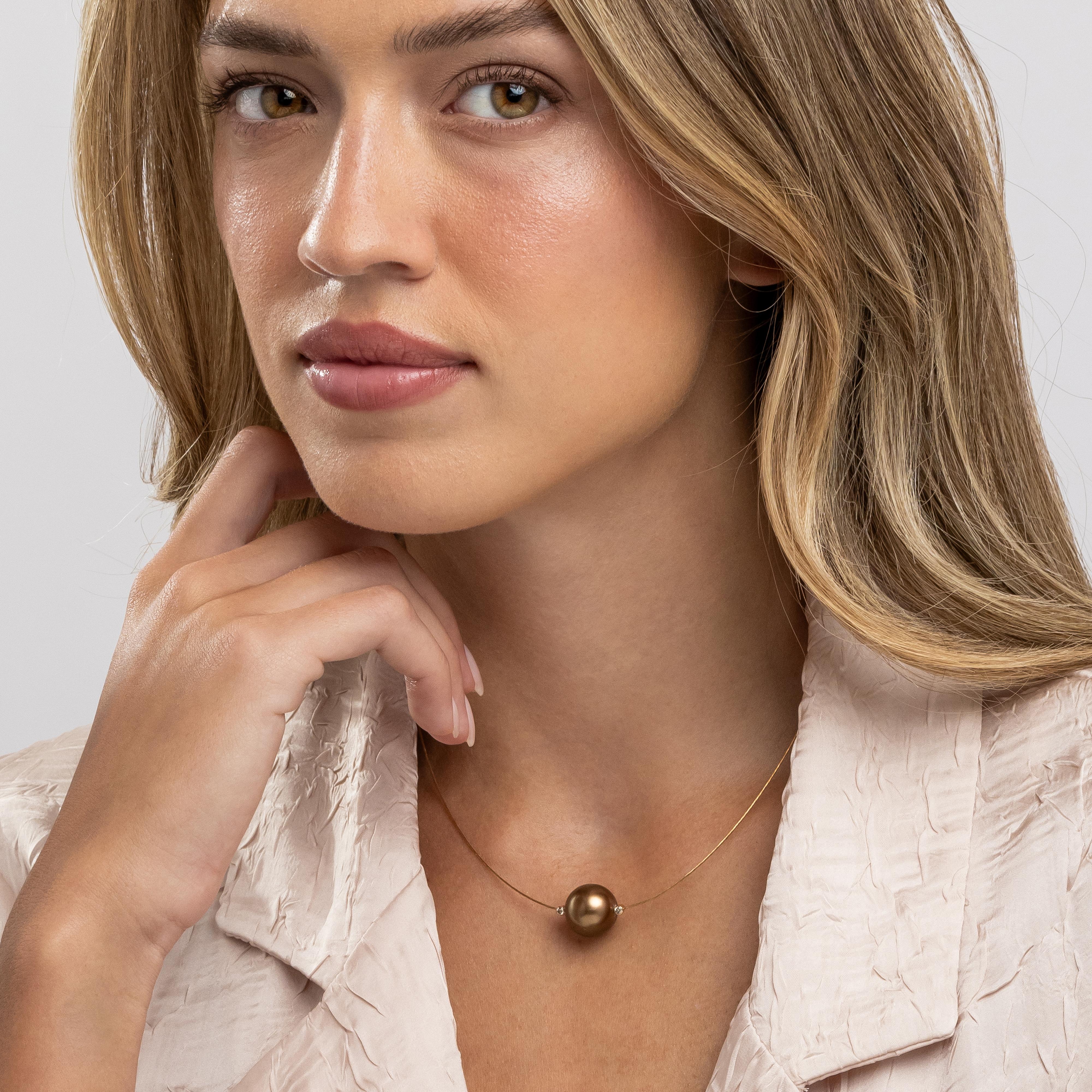Collier en or jaune 18 carats composé de perles de Tahiti brunes et de diamants de couleur cognac Yvel Neuf - En vente à Jerusalem, IL