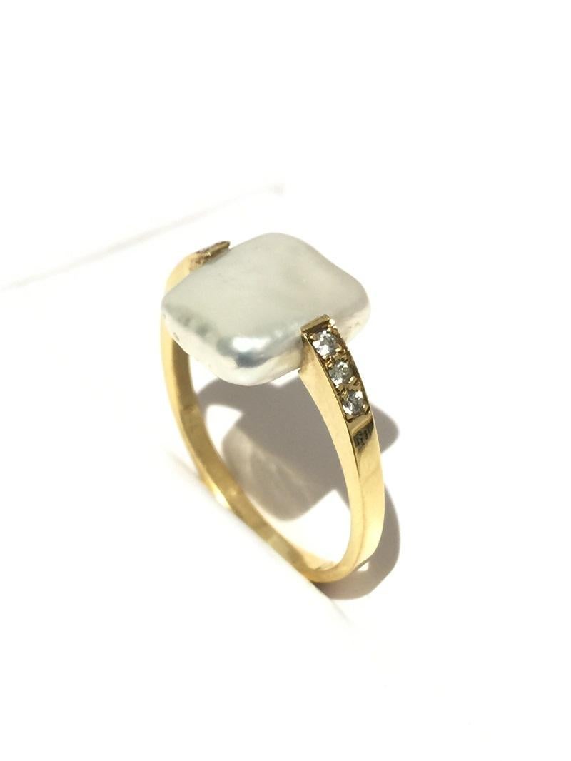 Yvel Peal and Diamond Ring.
18k Yellow Gold 
Pearl 
Diamonds 0.09ctw
R8SQDIAY