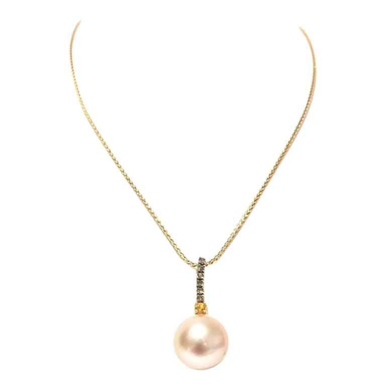 Yvel Perlen- und Diamant-Halskette N6SSGOY im Angebot