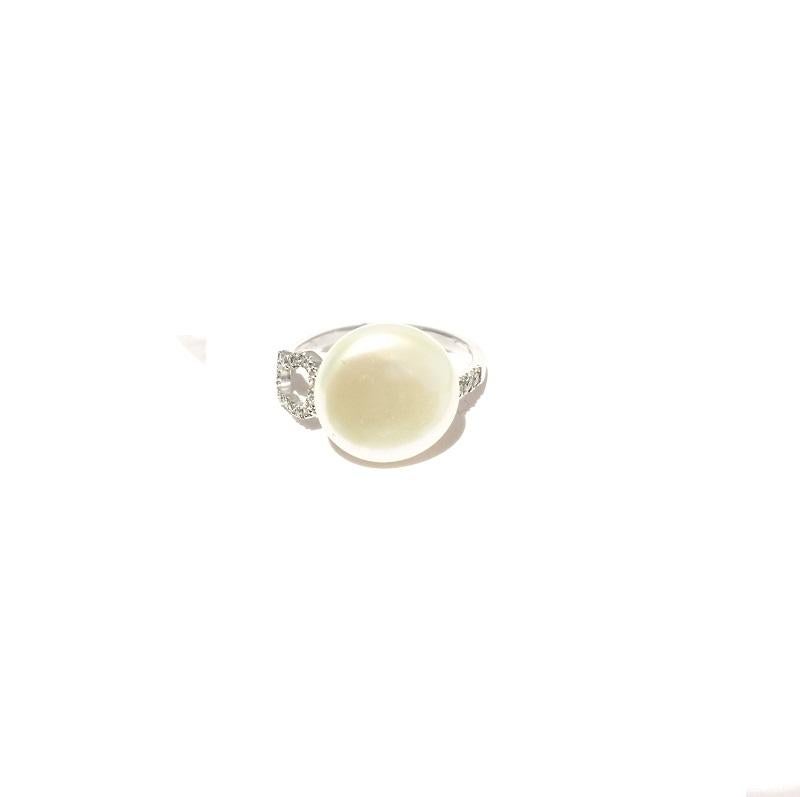 Yvel Pearl and Diamonds Ladies Ring R1BRQFLTW In New Condition For Sale In Wilmington, DE