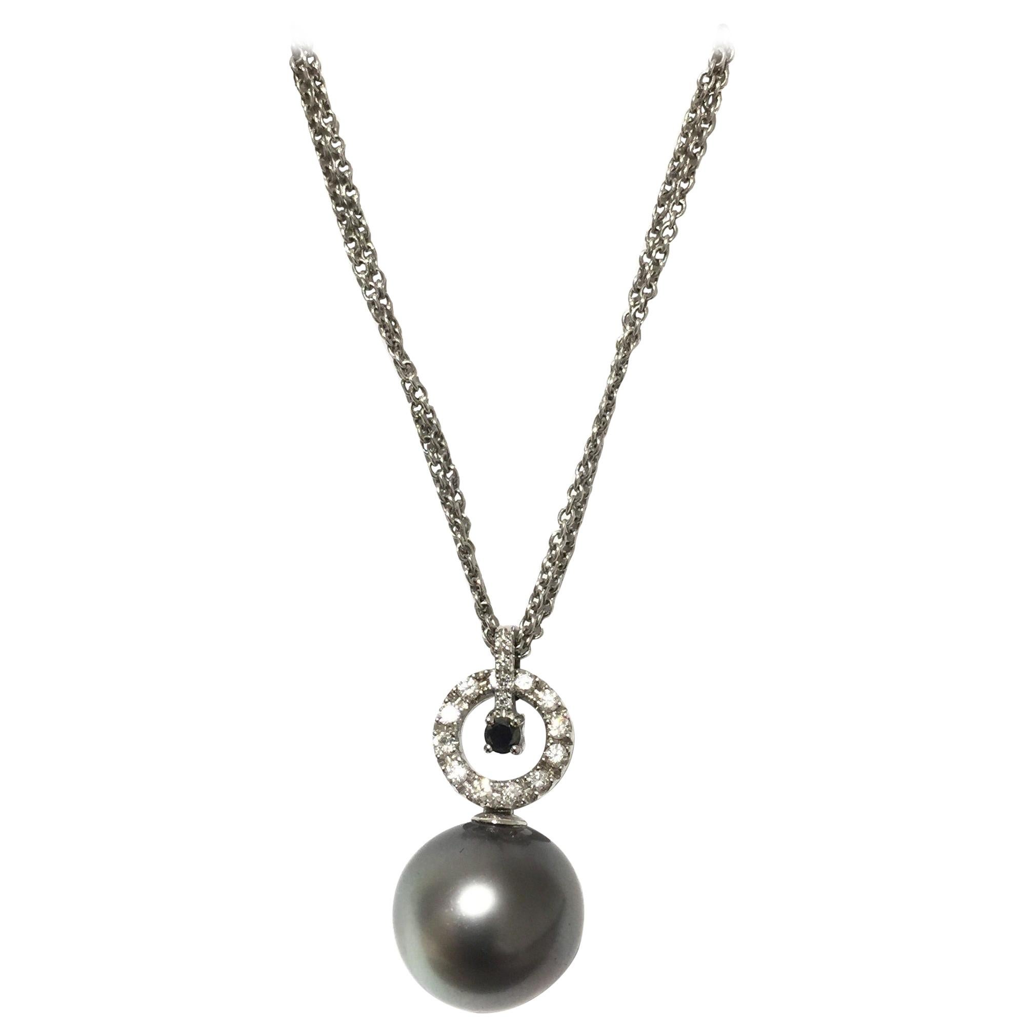 Yvel Pearl and Diamonds Necklace N1CHRITHW For Sale