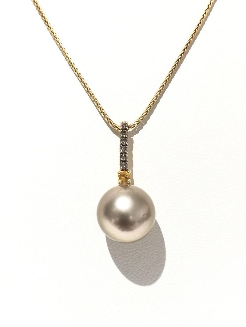 Yvel Pearl and Diamonds Necklace.
18k Yellow Gold 
Pearl
Diamonds 0.09ctw
N6SSBRY