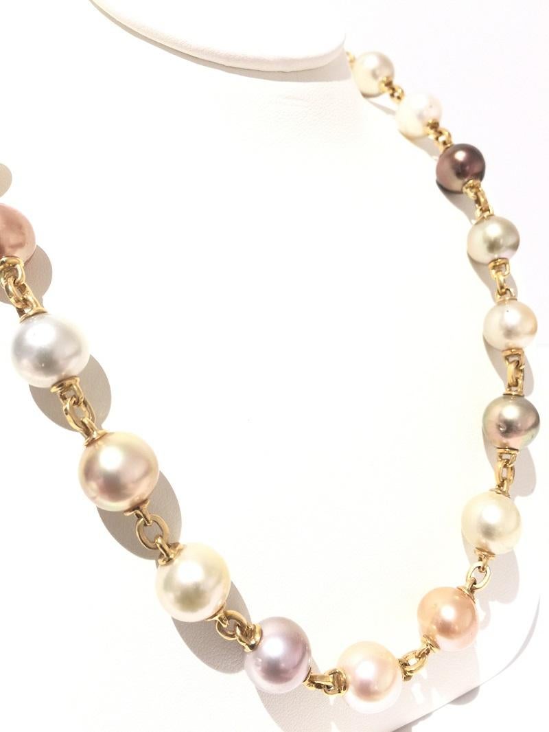 Yvel Pearl Station Necklace.
18k Yellow Gold 
Pearls 
N8BRQLY