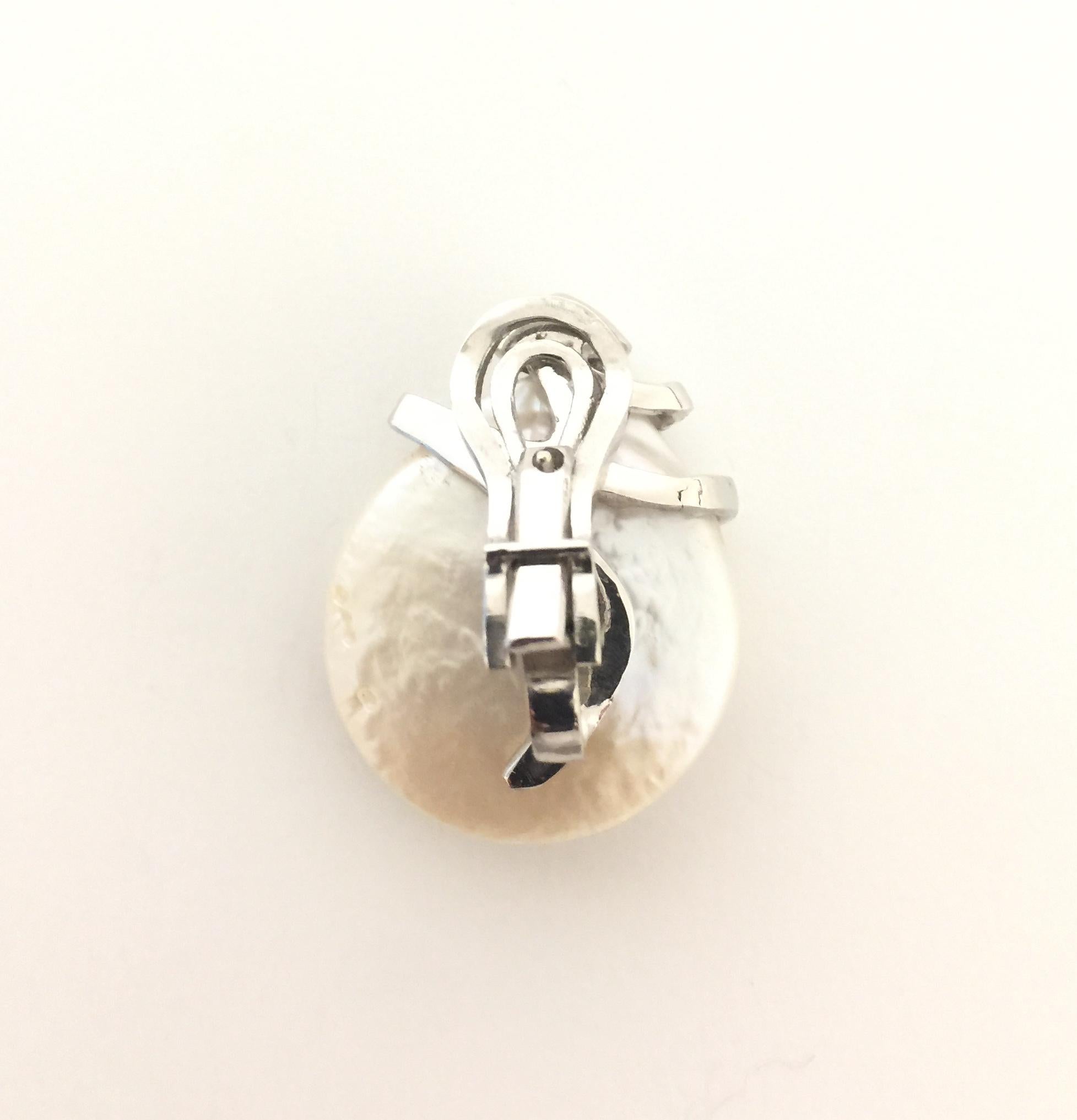 Boucles d'oreilles en forme de dôme avec perles et diamants E295FLLW Neuf - En vente à Wilmington, DE