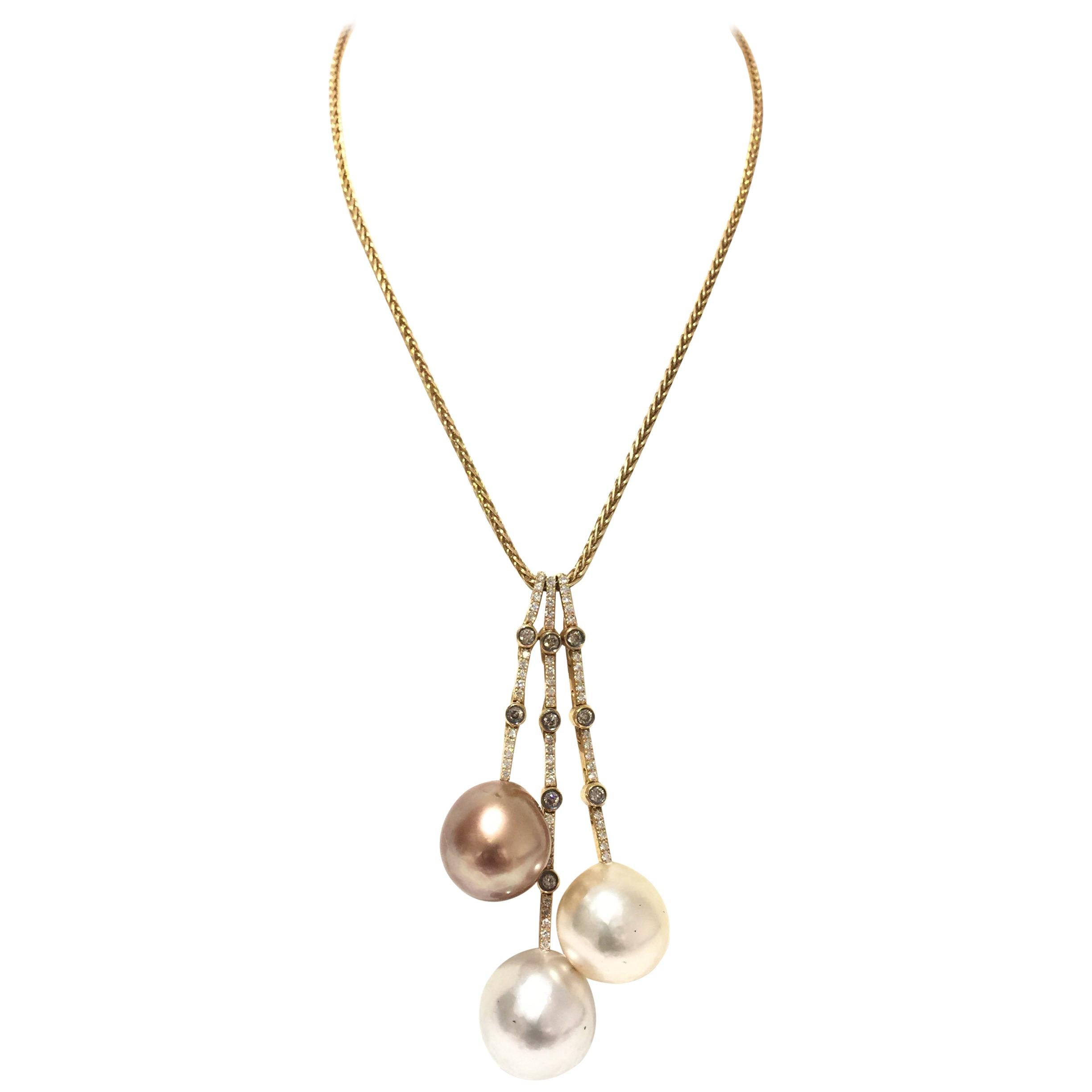 Yvel Perlen und Diamanten Halskette N1LAR3GBY im Angebot