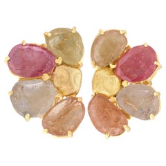 Yvel Regenbogen Multicolor Saphir Cluster-Ohrringe aus 18 Karat Gelbgold