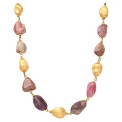 Yvel Regenbogen Mehrfarbige Saphir-Halskette aus 18 Karat Gelbgold