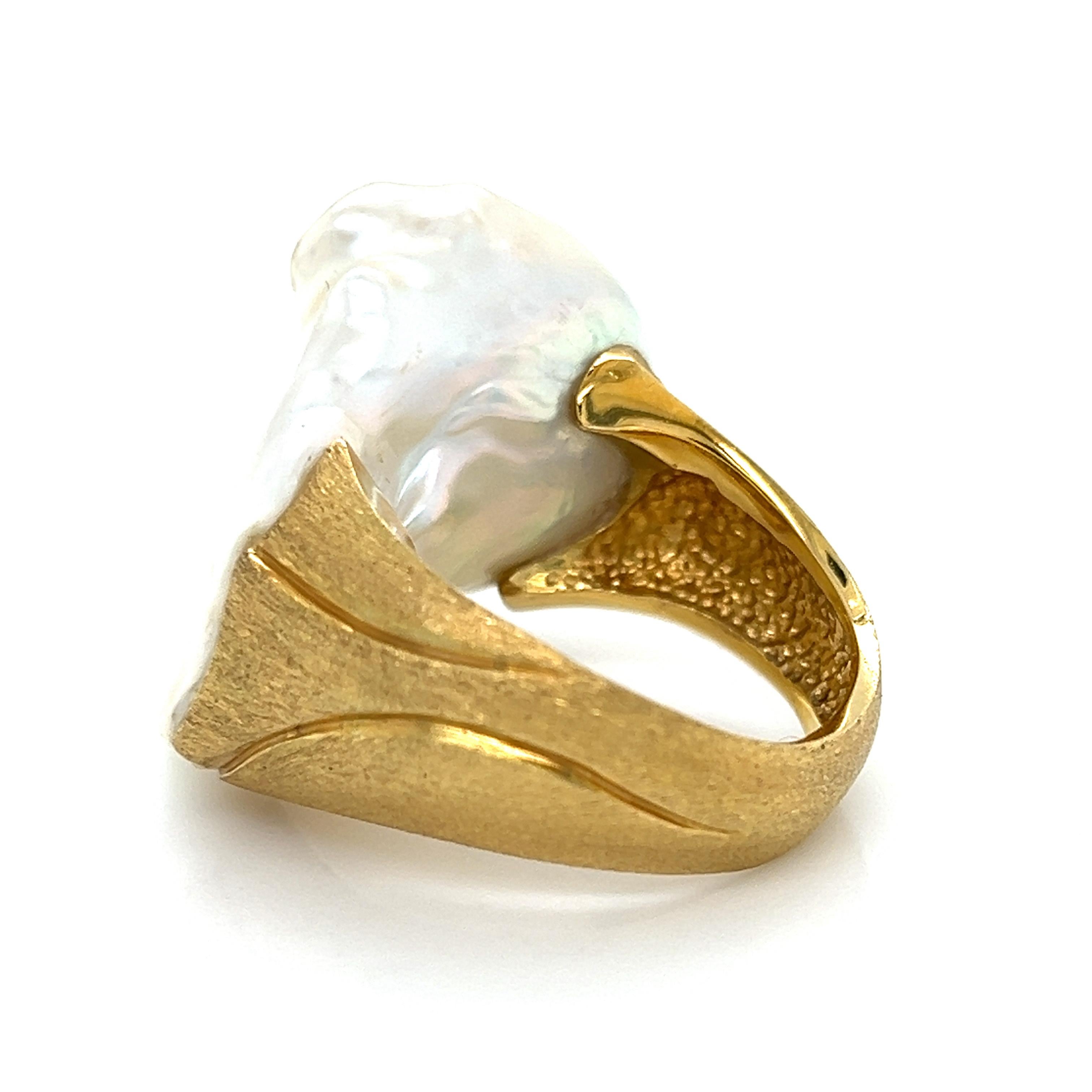 Yvel Anello barocco di perle d'acqua dolce in oro giallo 18k - Misura 6 in vendita 4