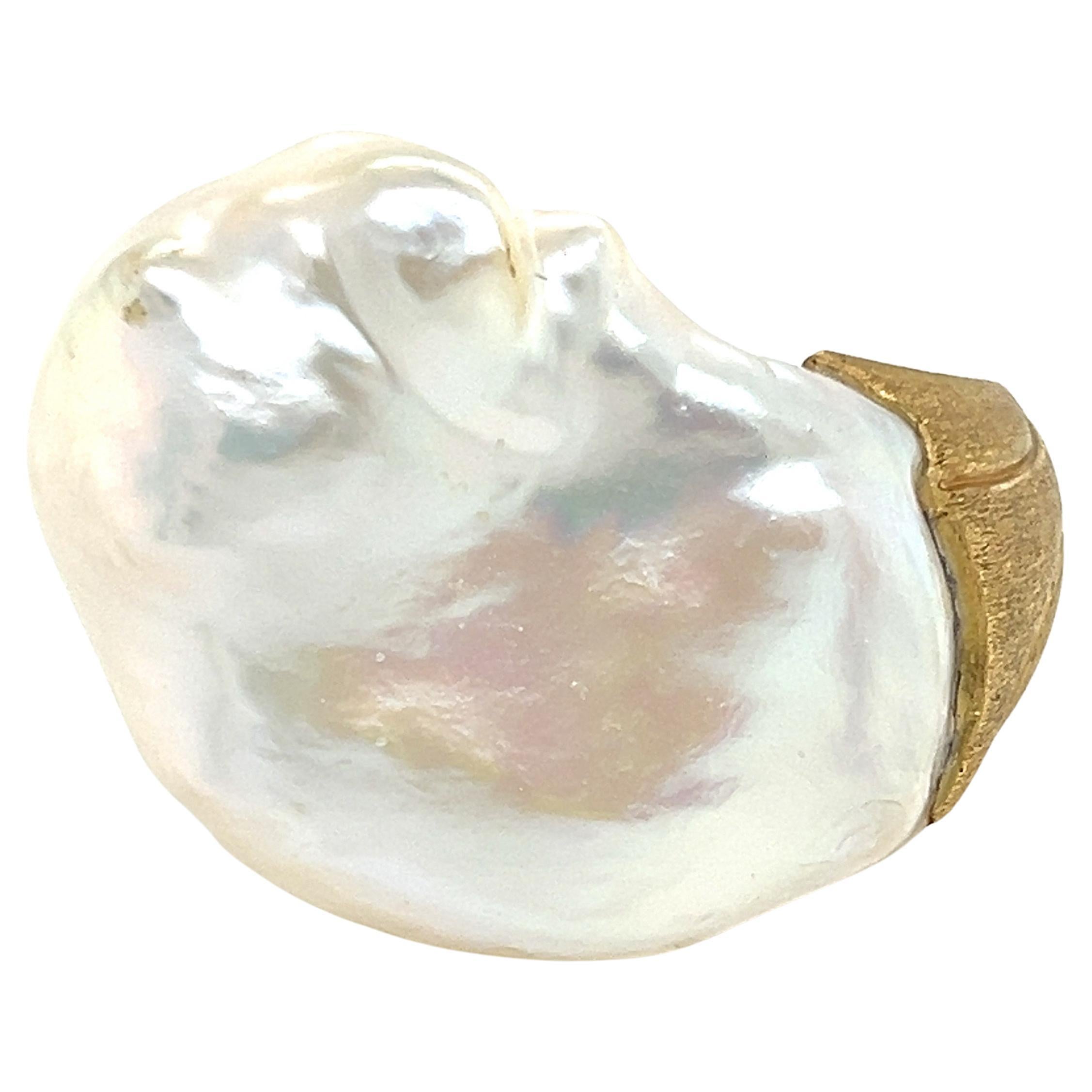Yvel Satin Sea Baroque Freshwater Pearl 18k Yellow Gold Ring - Size 6