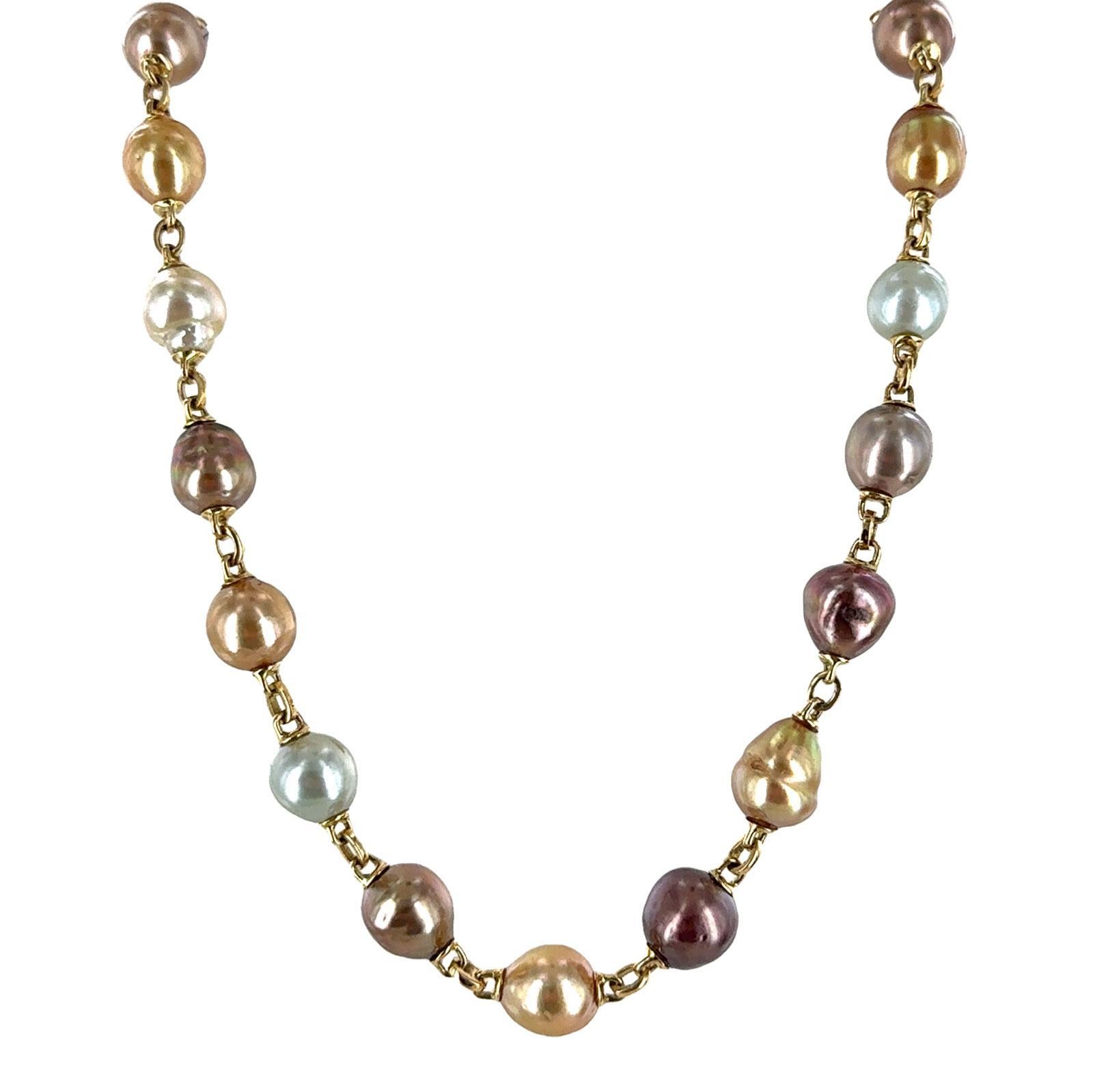 Collar de Perlas de Tahití del Mar Satinado de Oro Amarillo de 18 Kilates Yvel Moderno