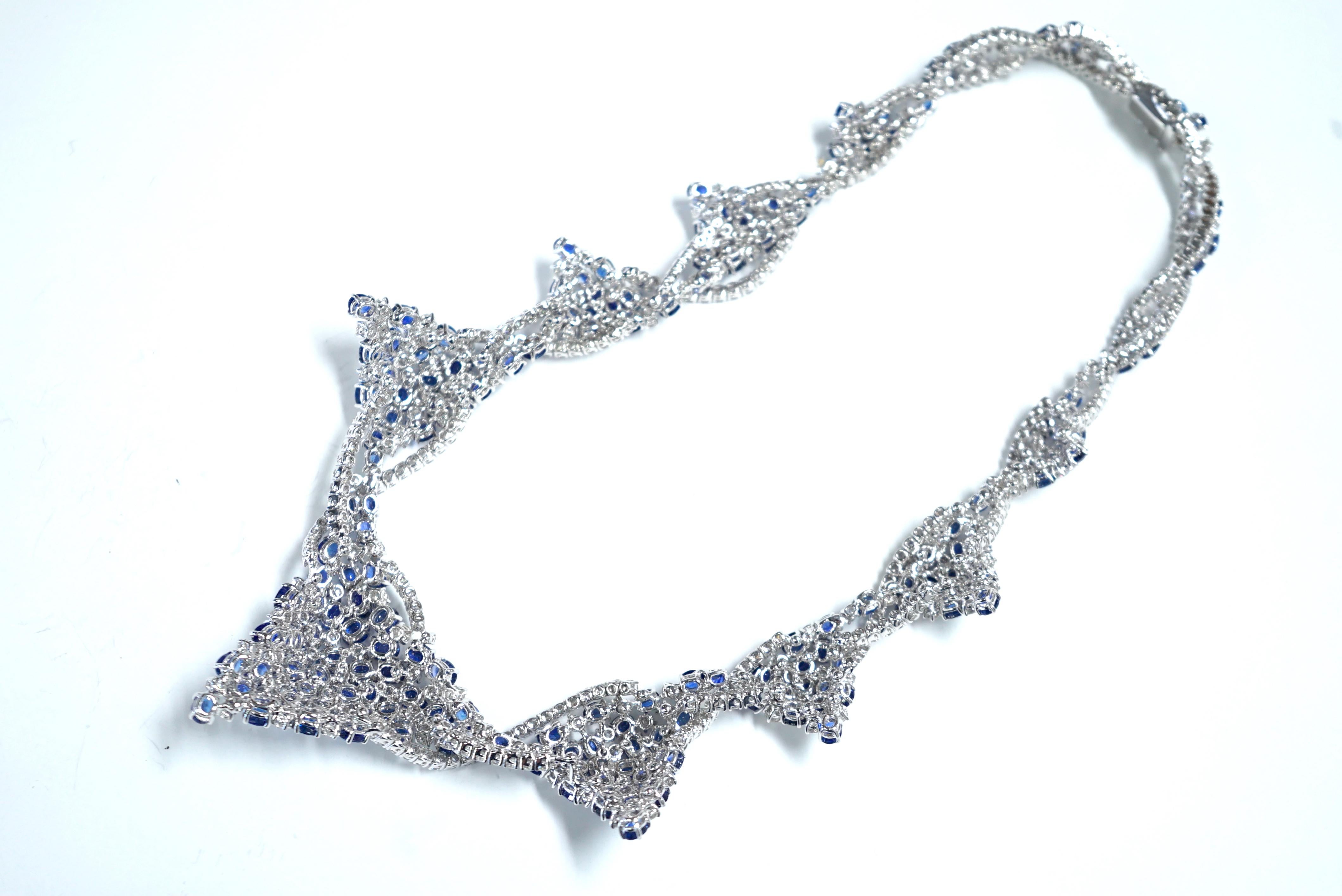Round Cut Yvel White Gold 28.48 Carat Diamond 69.65 Carat Blue Sapphire Necklace For Sale
