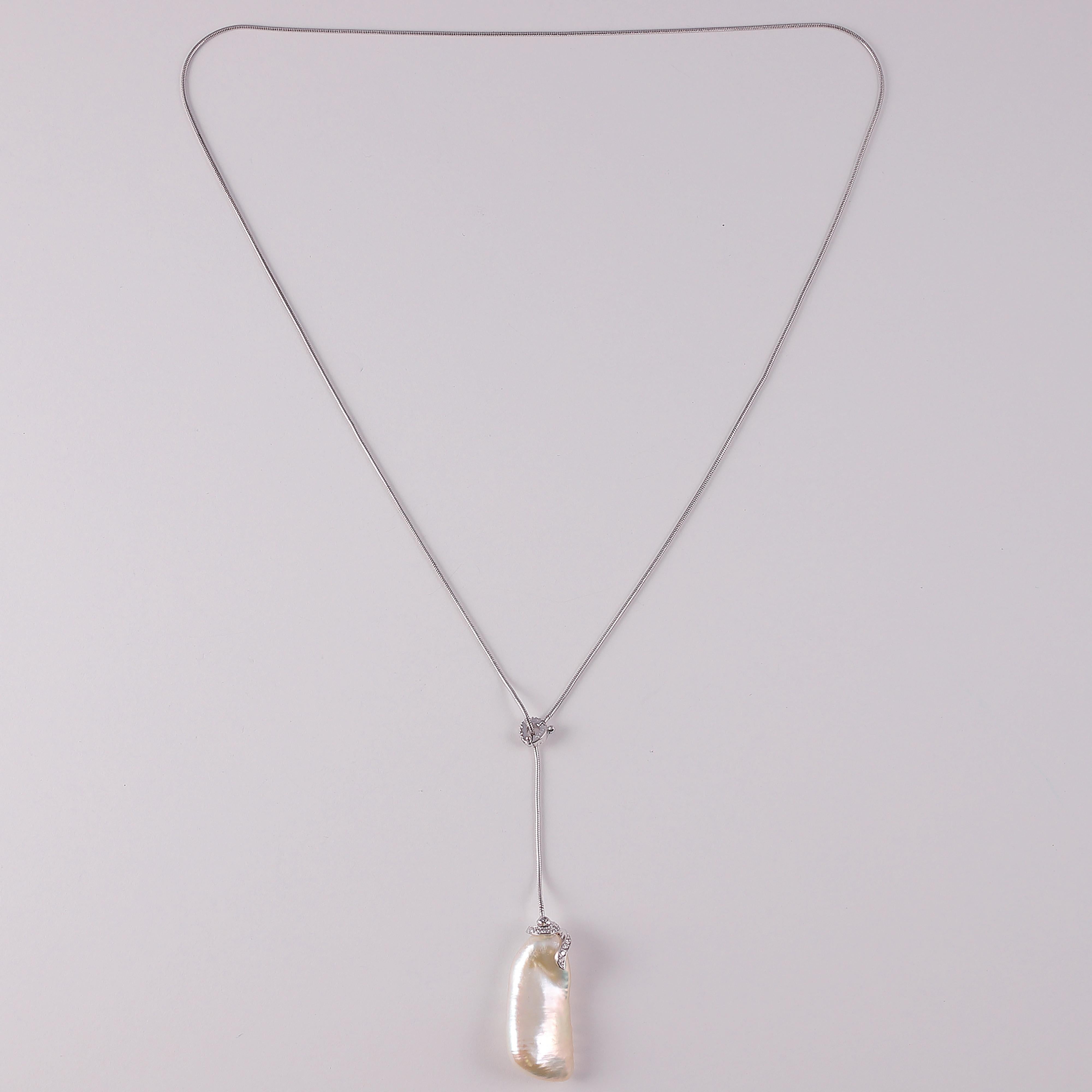Yvel White Gold Keshi Pearl Diamond Lariat Necklace In Good Condition For Sale In Dallas, TX