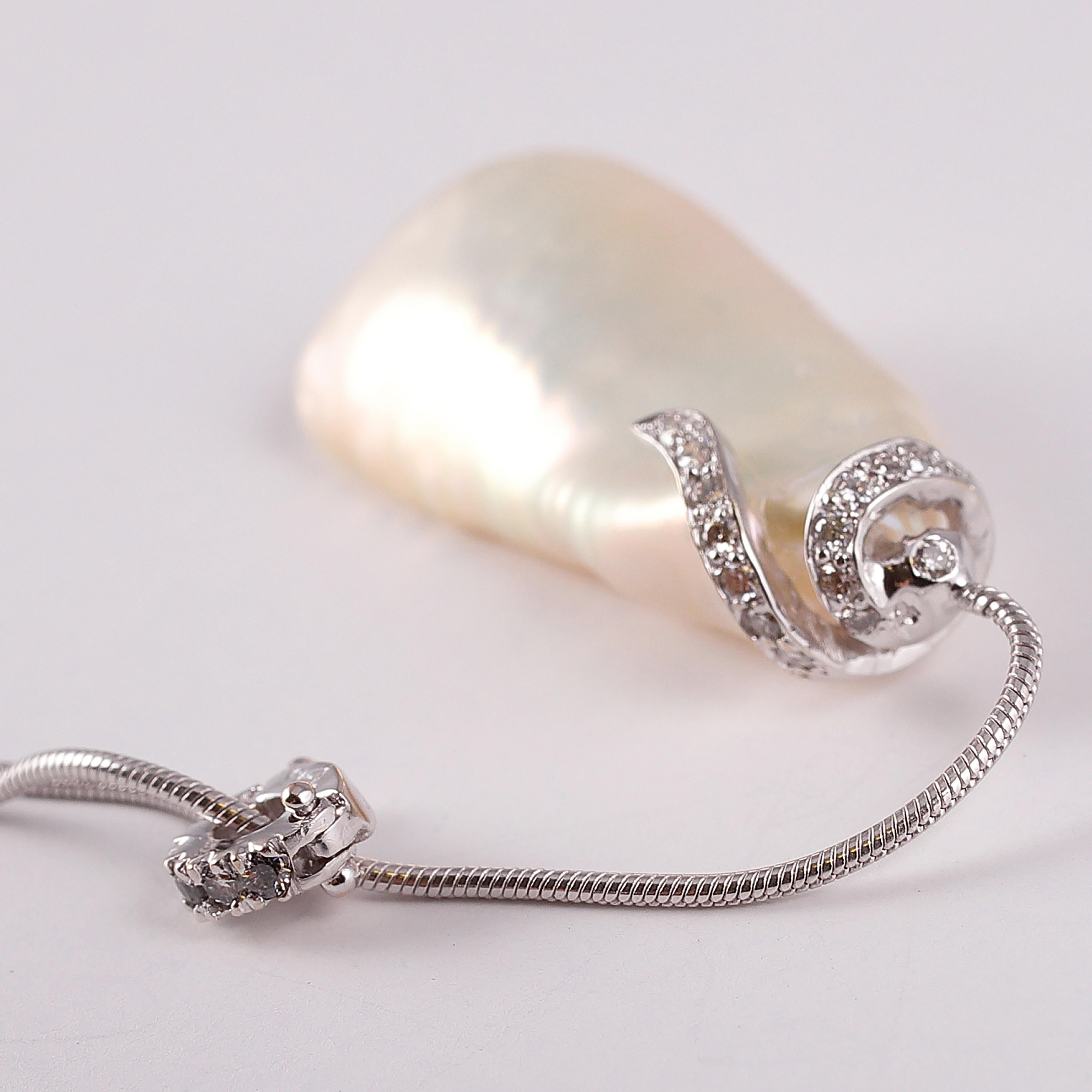 Yvel Weißgold Keshi Perle Diamant Lariat Halskette im Angebot 3
