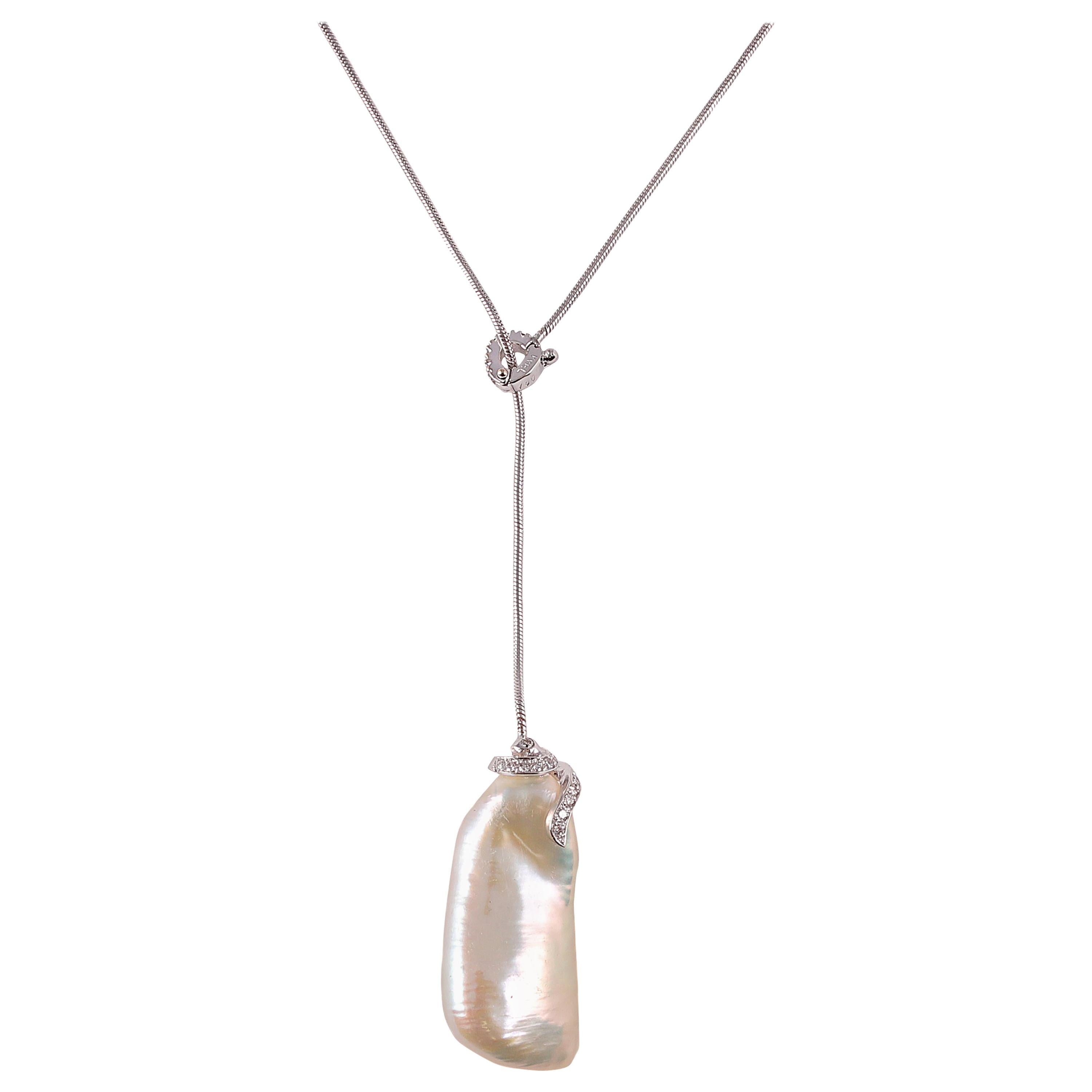 Yvel Weißgold Keshi Perle Diamant Lariat Halskette im Angebot