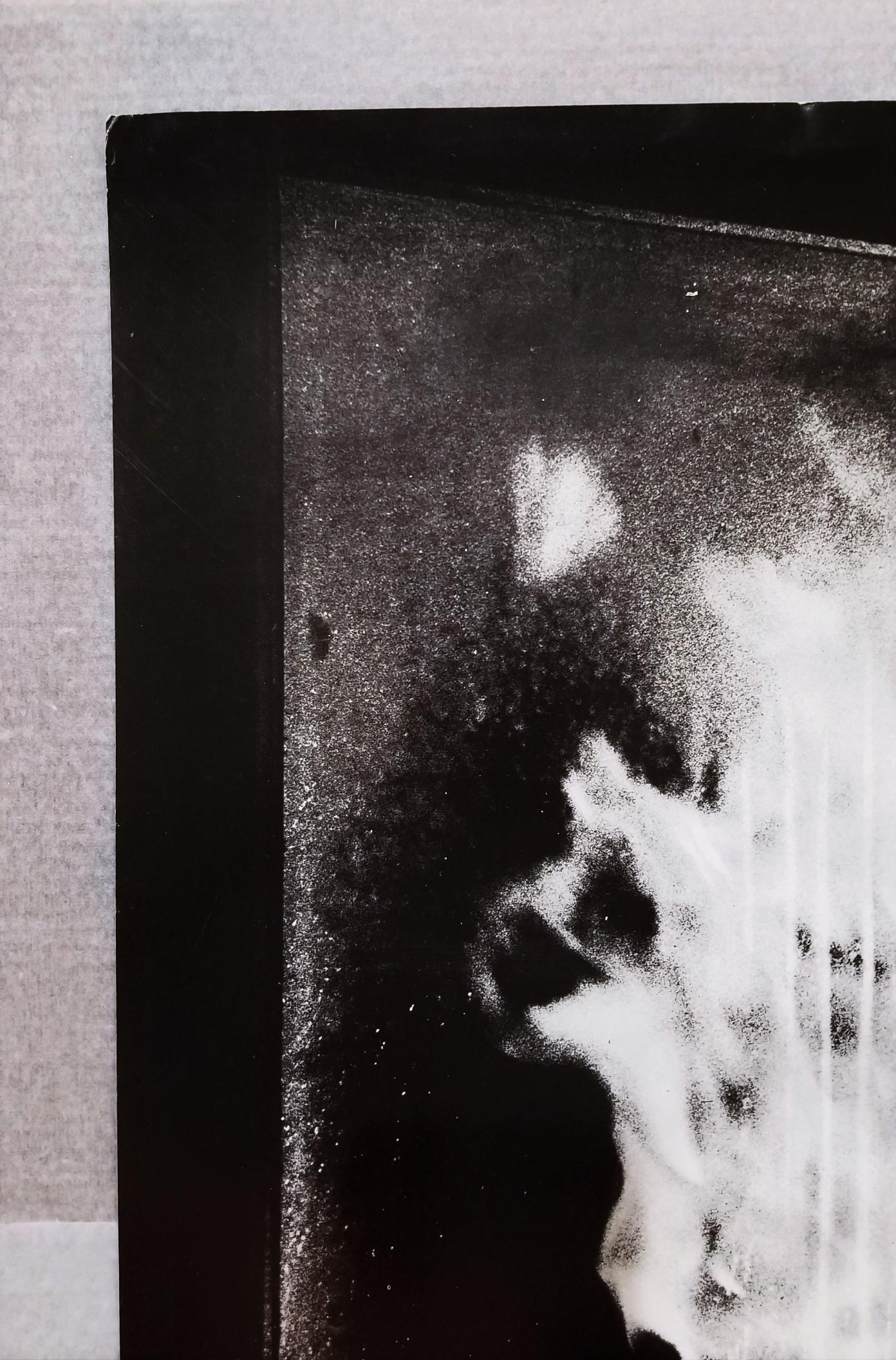 Galerie Karl Flinker (Peintures de Feu) Poster /// Yves Klein Feuergemälde Kunst im Angebot 2