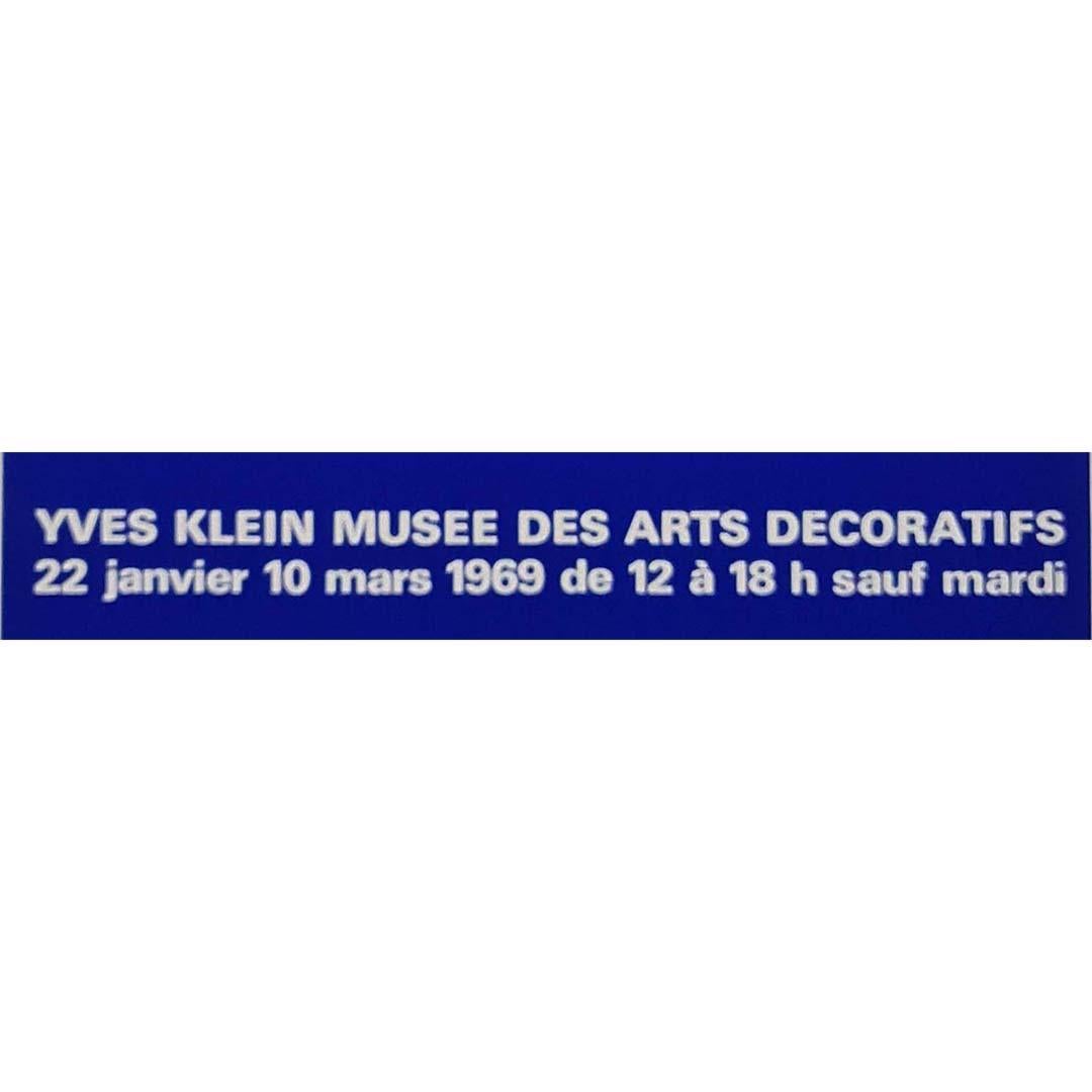 Original screen print by Yves Klein 1969 exhibition Musée des Arts décoratifs For Sale 1