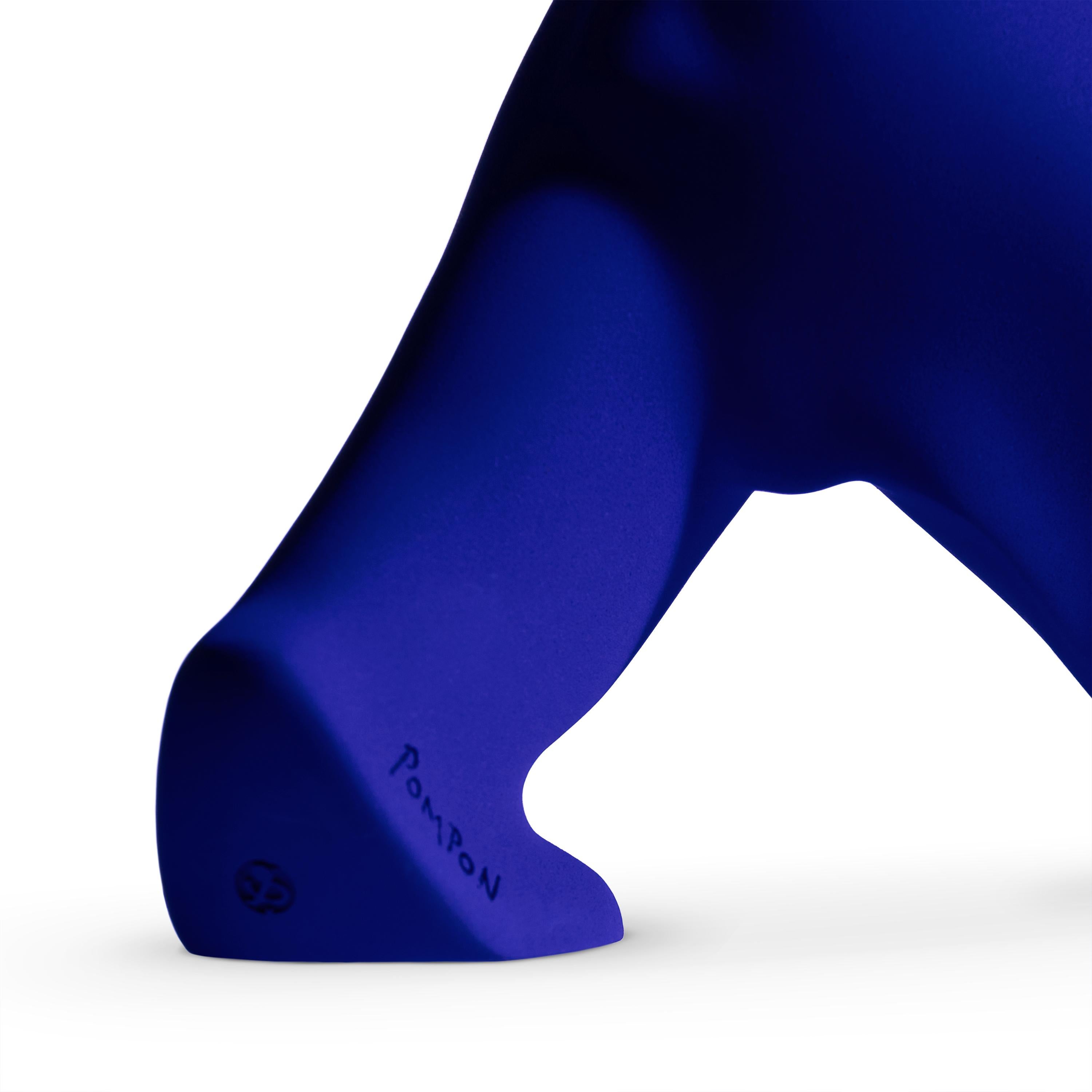 YEAR: 2022
TECHNIQUE: Artisanal resin of 40 cm in length, made after the original mold of the polar bear of François Pompon.
FINITION: Yves Klein blue – IKB
DIMENSIONS: Plexiglas bell size L49 x H27 x W19 cm
WEIGHT: 9,1 kg
DRAWING: Numbered and