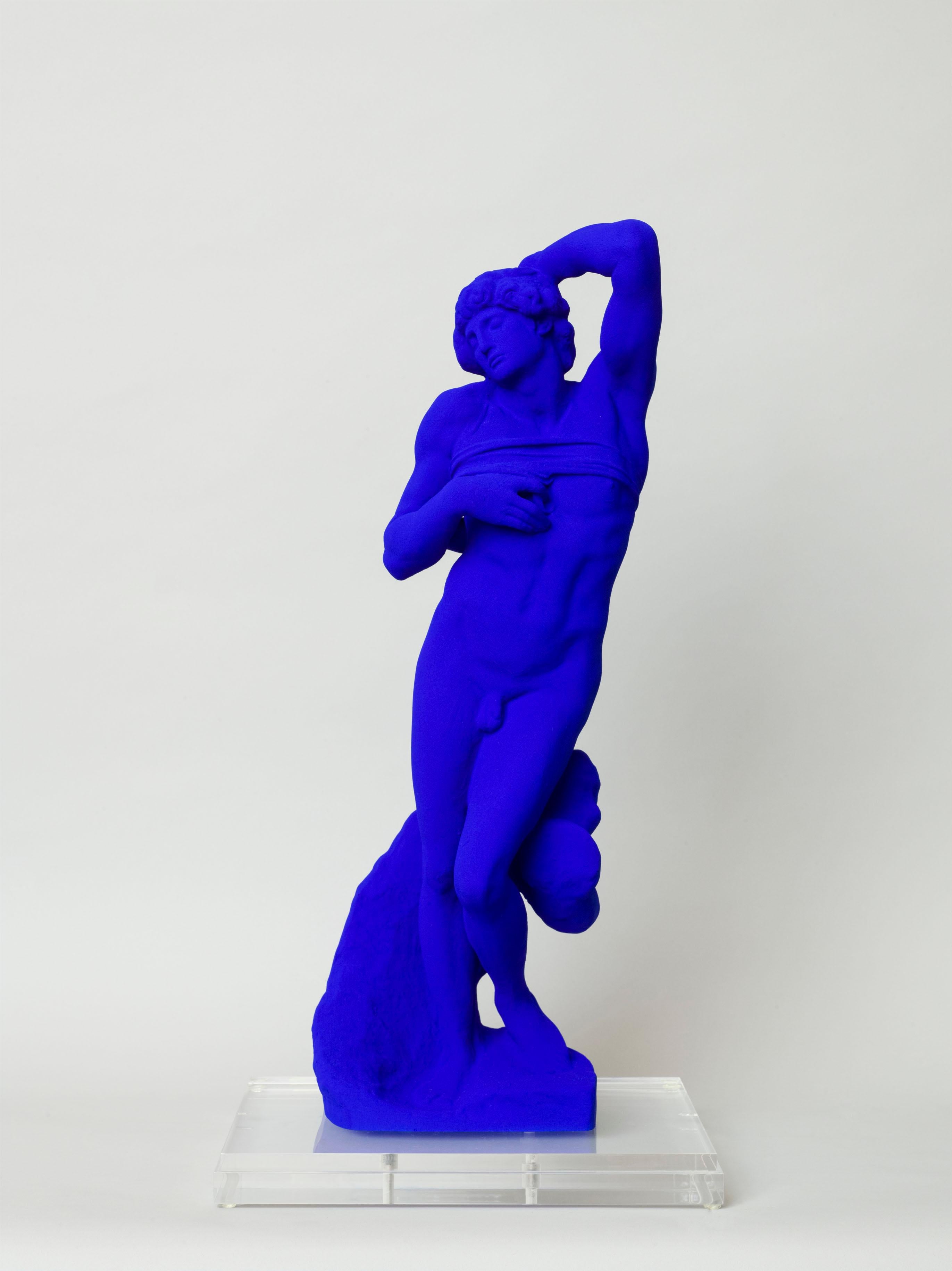 Yves Klein, Dying Slave after Michelangelo
IKB blue resin in plexiglas, signed Rotraut Klein Moquay and numbered 224/300 on the base on a label.
300 editions numbered from “1/300” to “300/300″
50 editions numbered from”HCI/L” à “HC L/L”
Conceived in