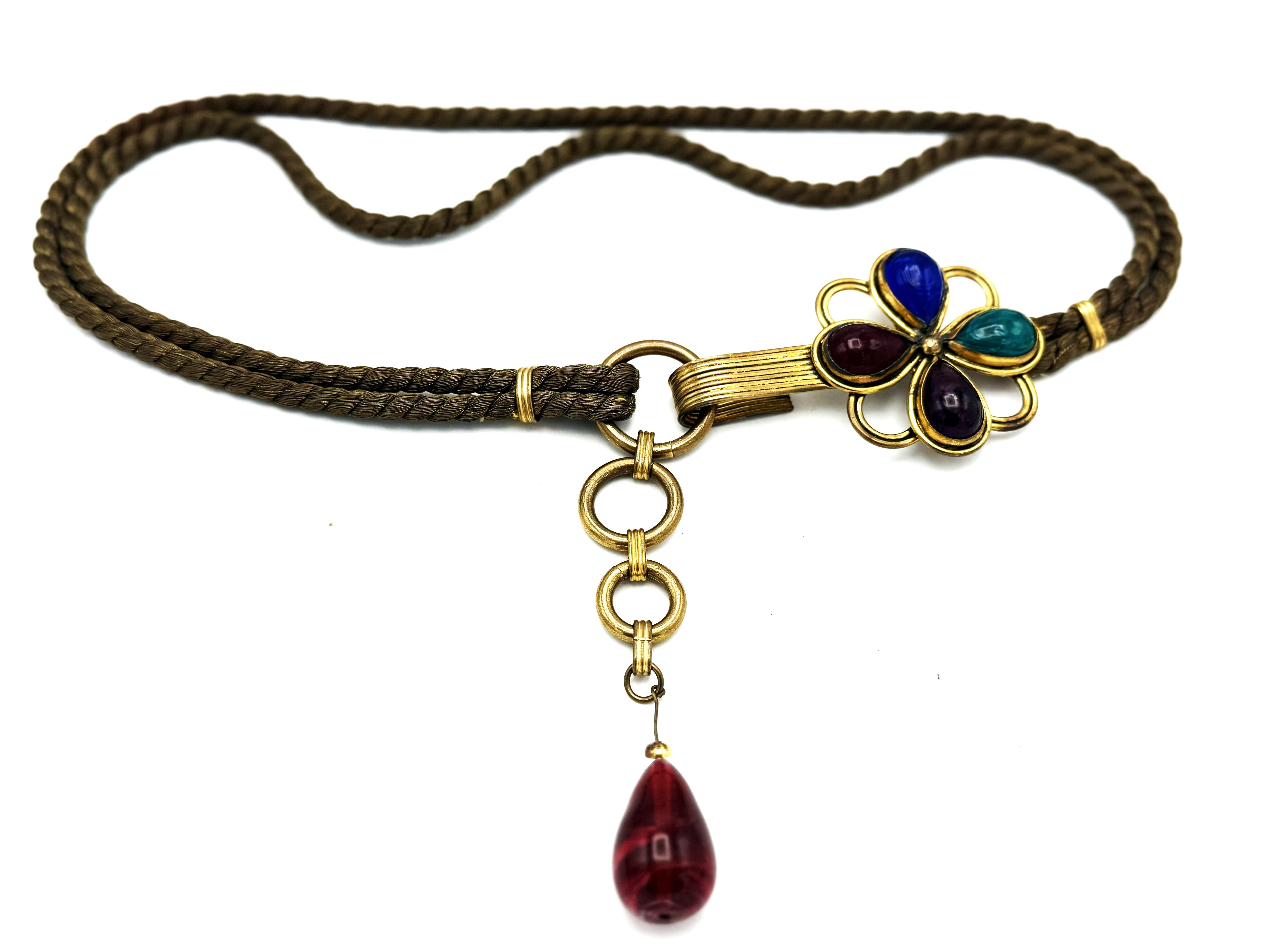 Taglio rotondo Cintura/collana Yves S. Laurent con finiture in lurex e cabochon in vetro, circa 1968 in vendita