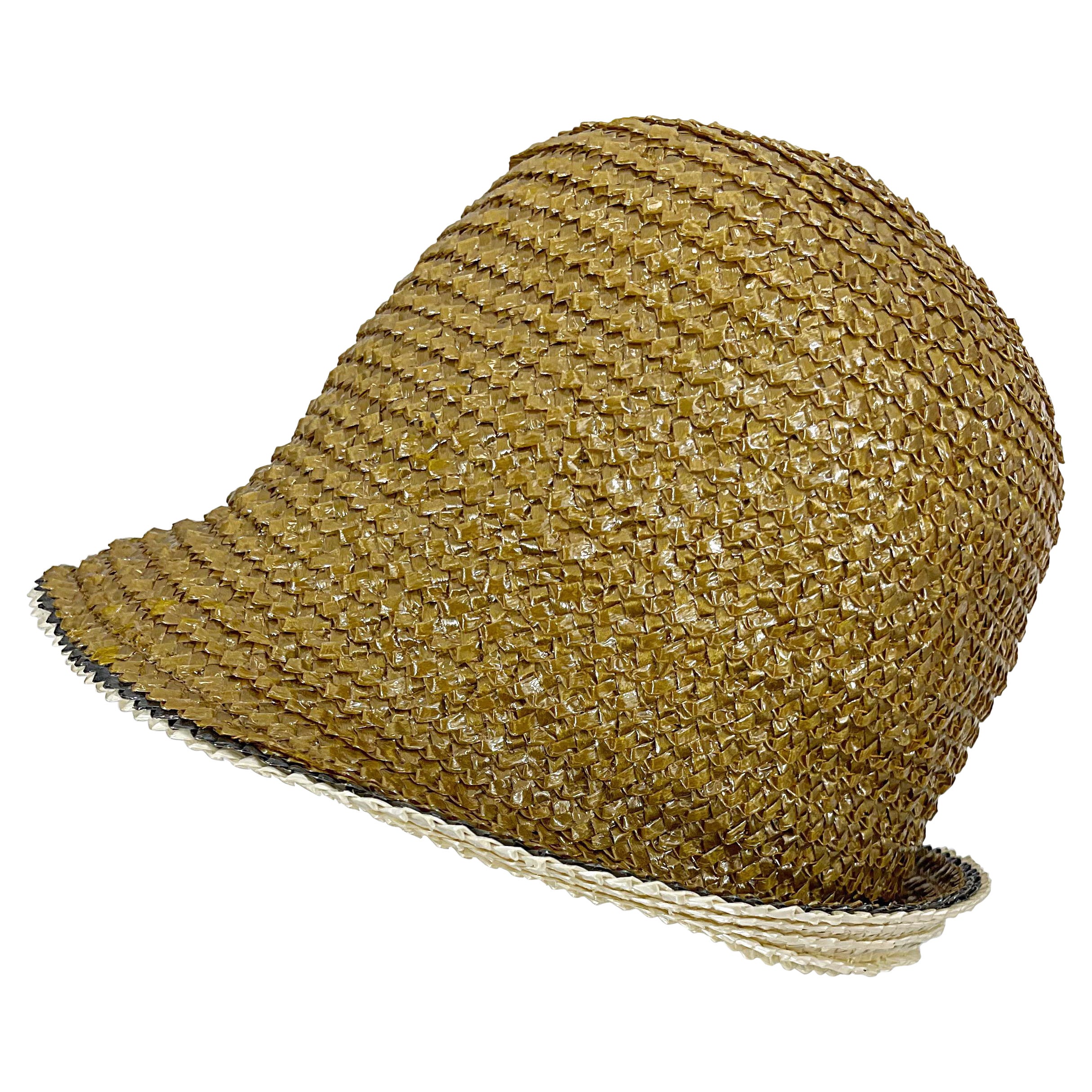 Yves Saint Laurent YSL - Chapeau cloche vintage en raphia doré avec bride, années 1960