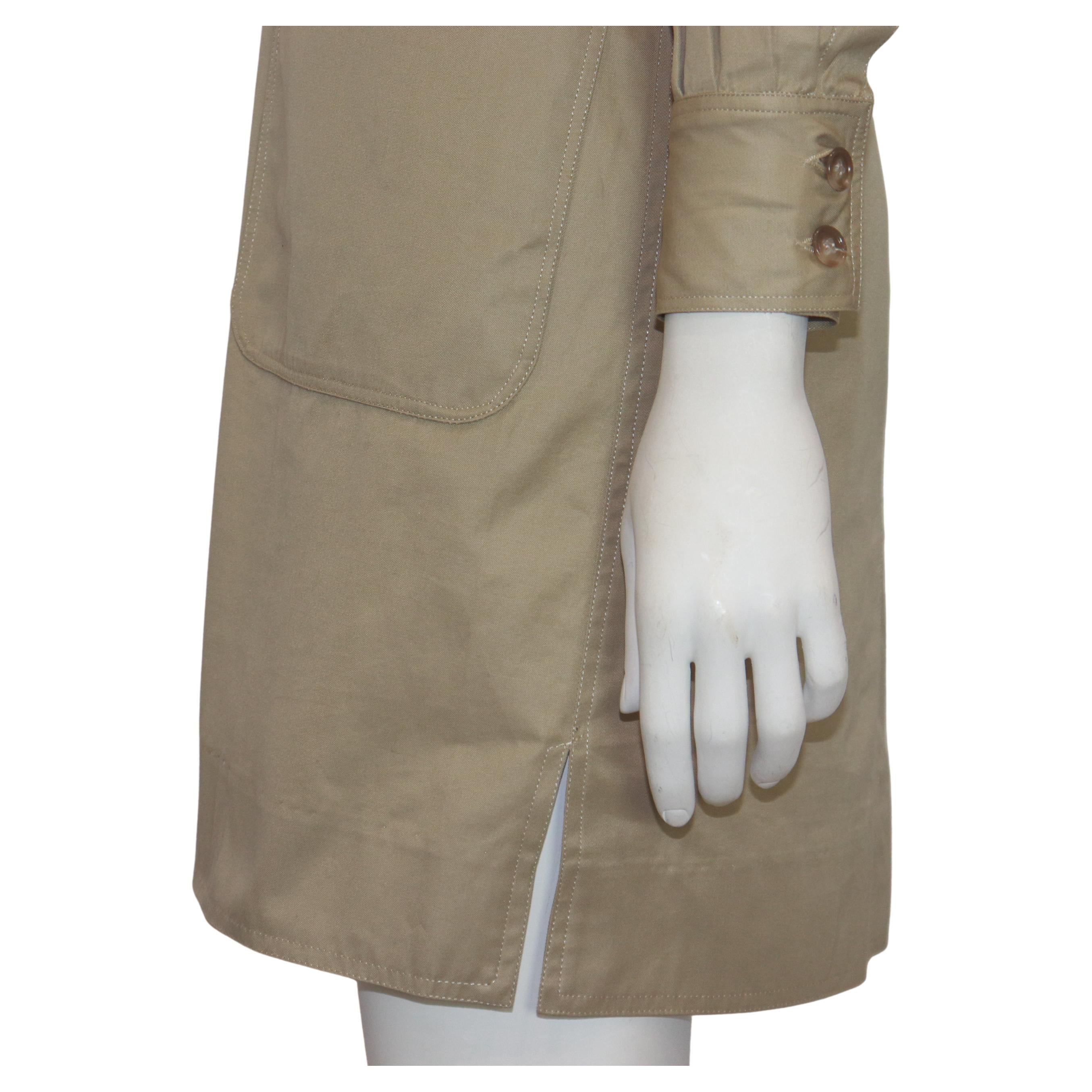YVES SAINT LAURENT 1968 Minivestido safari con cordones de algodón caqui en venta 5