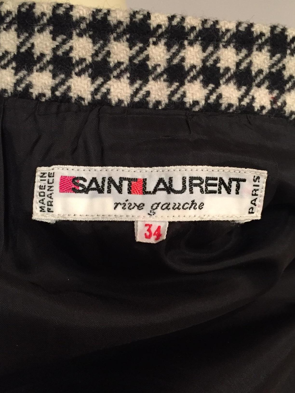 Yves Saint Laurent 1970er Karierter Rock aus Wolle in Schwarz & Weiß im Angebot 1