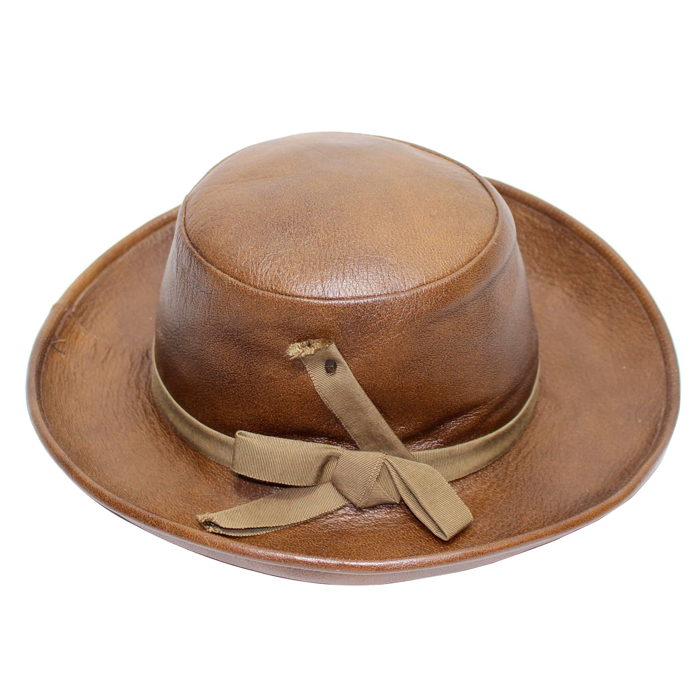 Yves Saint Laurent 1970 Chapeau en cuir Brown Vintage YSL