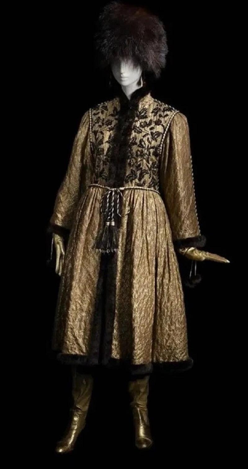 YVES SAINT LAURENT 1976 Russian Collection Brown Broadtail Mink Fur Trim Coat S im Angebot 5