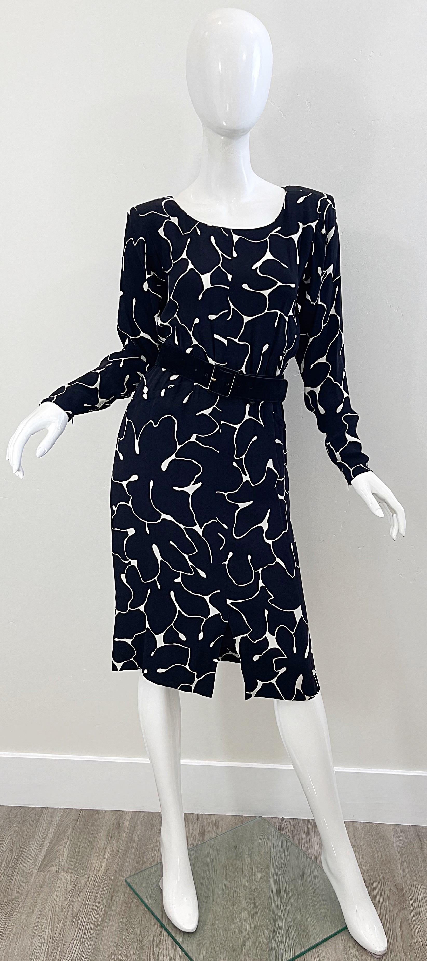 Yves Saint Laurent 1980s Black and White Abstract Flower Print Silk Crepe Dress For Sale 9