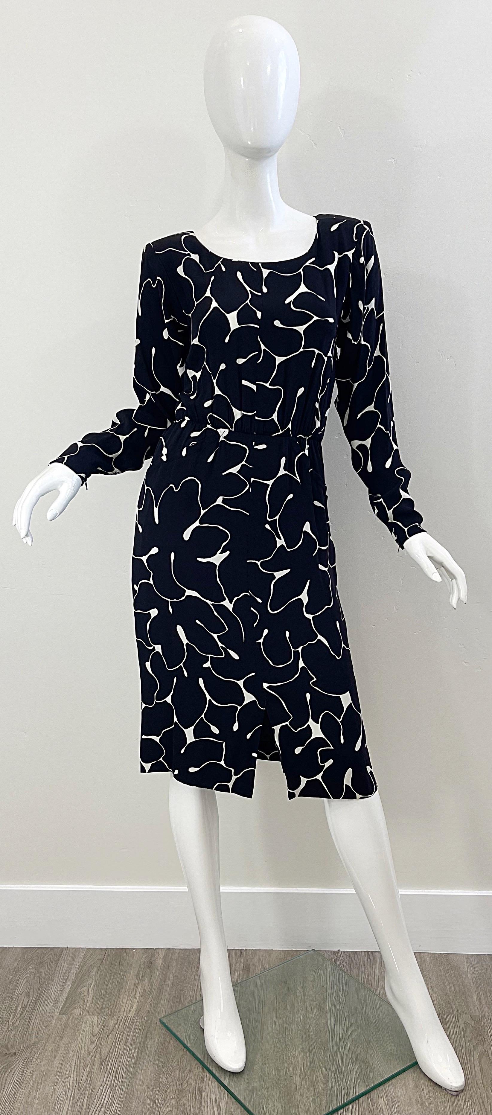 Yves Saint Laurent 1980s Black and White Abstract Flower Print Silk Crepe Dress In Excellent Condition For Sale In San Diego, CA