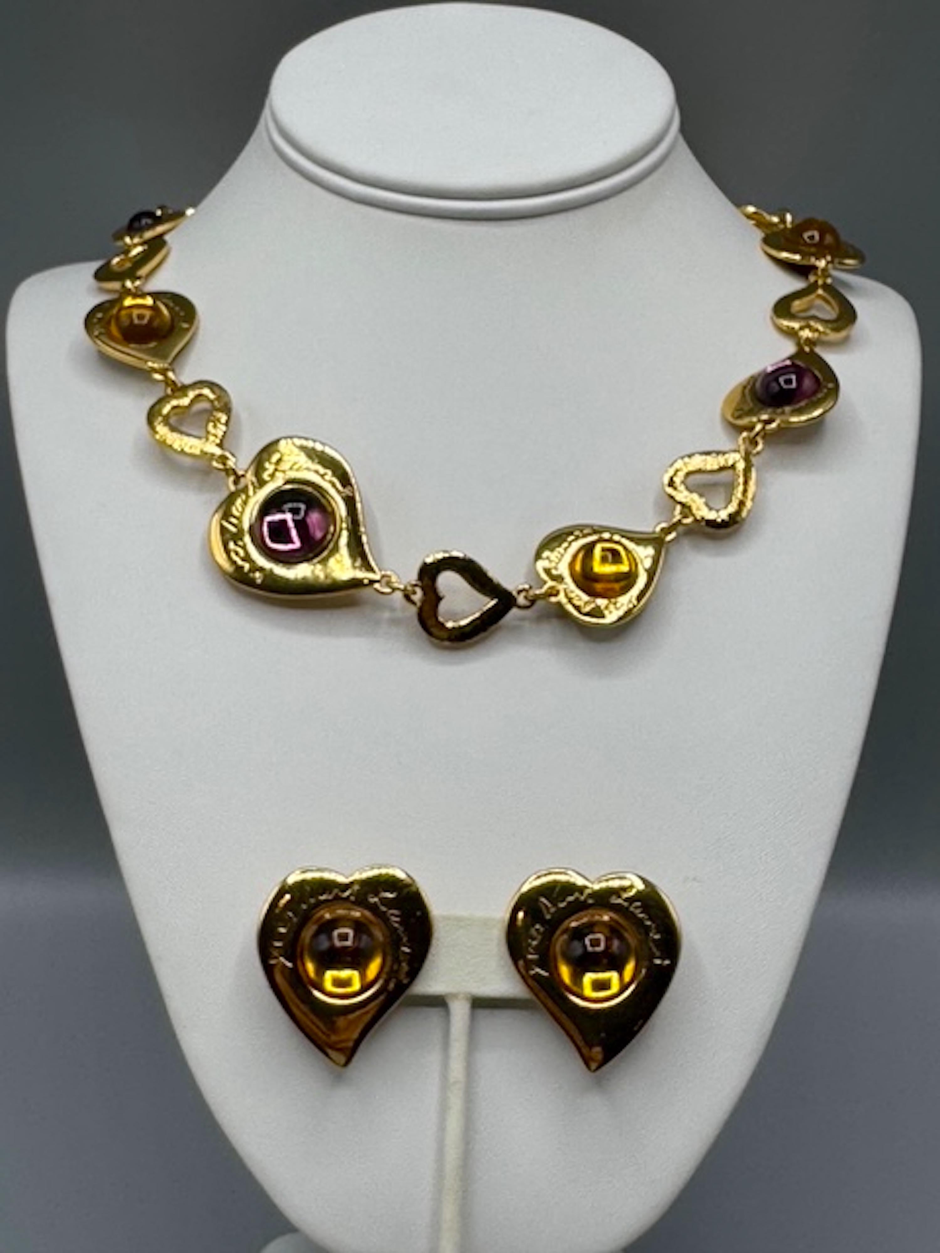 Yves Saint Laurent 1980, collana e orecchini a cuore in oro in vendita 5