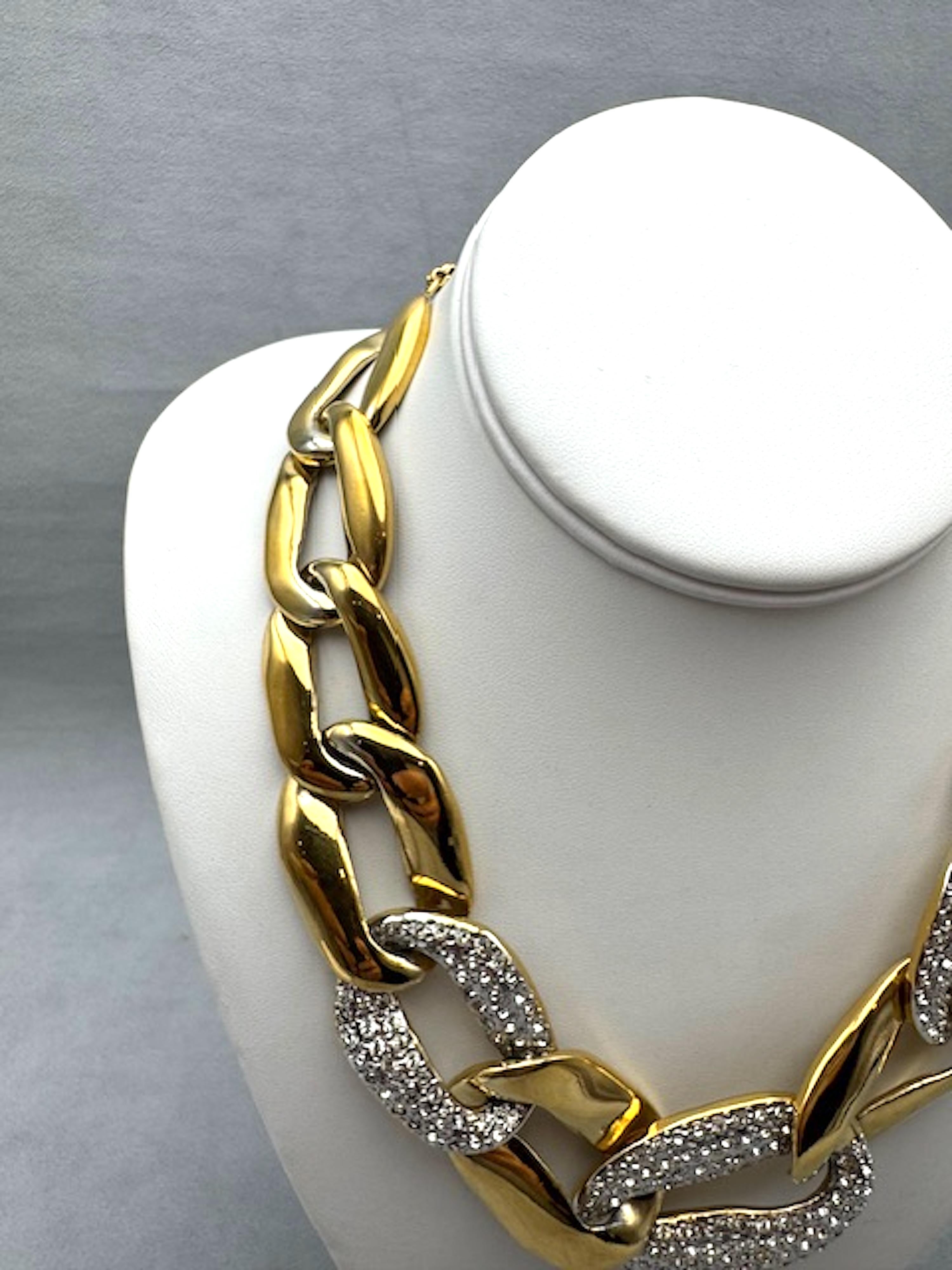 Yves Saint Laurent 1980 - Collier en chaîne à maillons dorés avec strass en vente 8