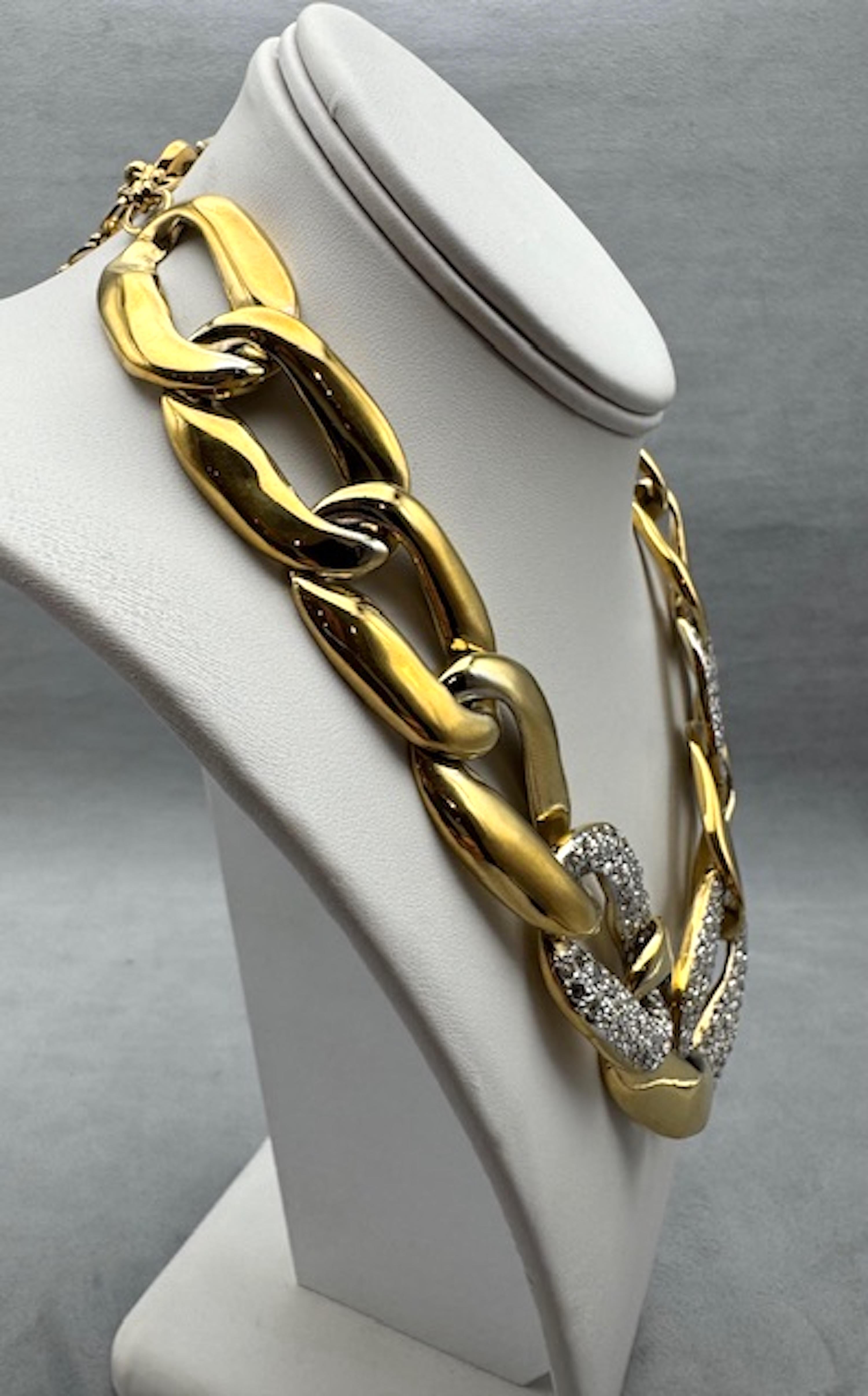 Yves Saint Laurent 1980 - Collier en chaîne à maillons dorés avec strass en vente 9