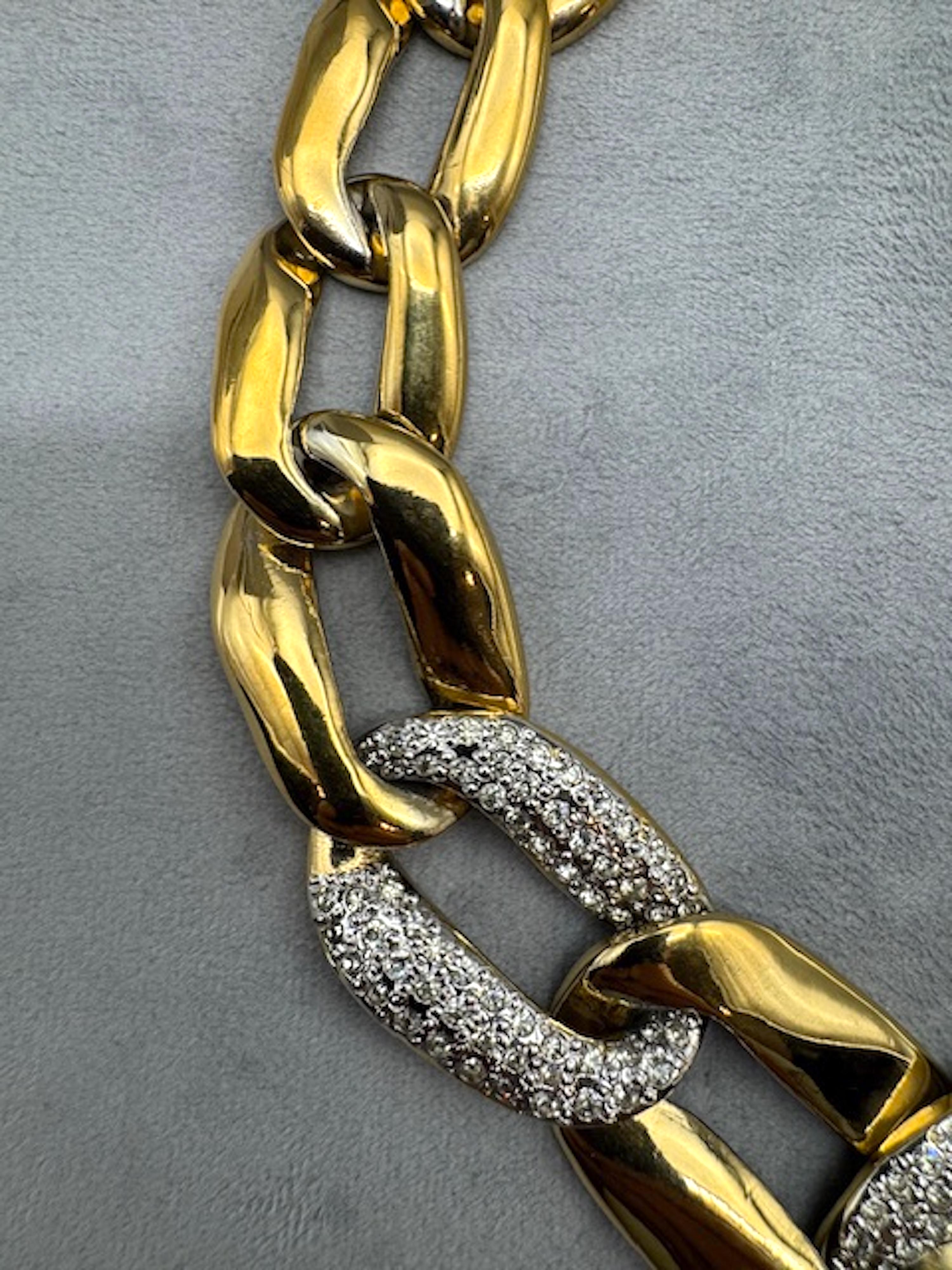 Yves Saint Laurent 1980 - Collier en chaîne à maillons dorés avec strass Pour femmes en vente