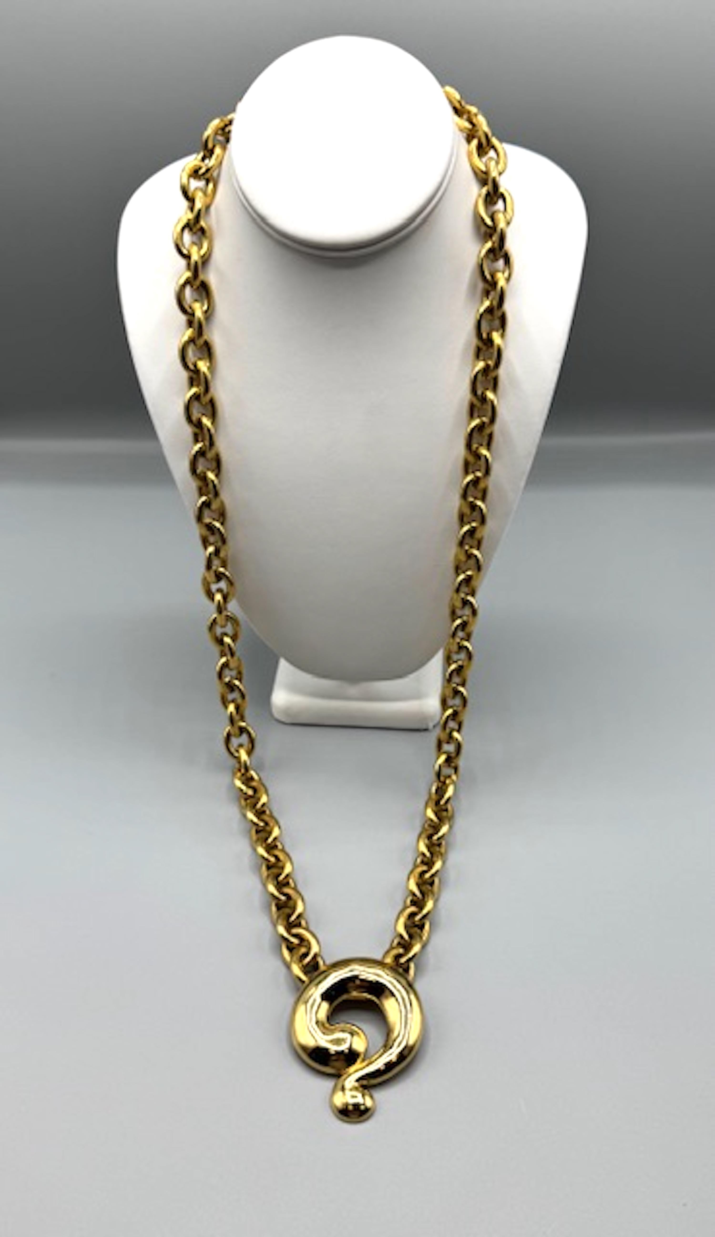 Collana con ciondolo in oro di Yves Saint Laurent degli anni '80 in vendita 8
