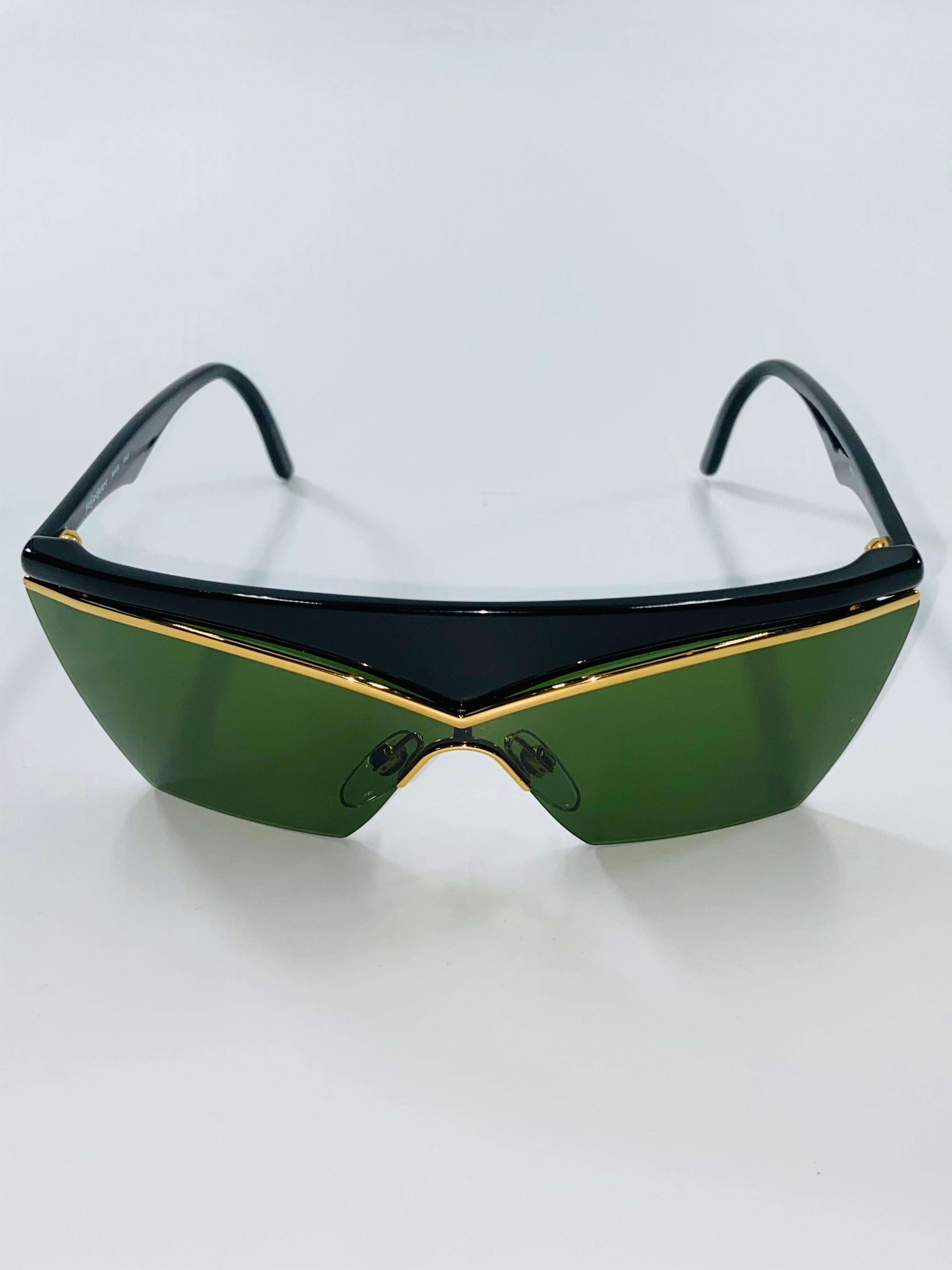 Vert Yves Saint Laurent - Lunettes de soleil rares, en stock, noires et dorées, années 1980 en vente