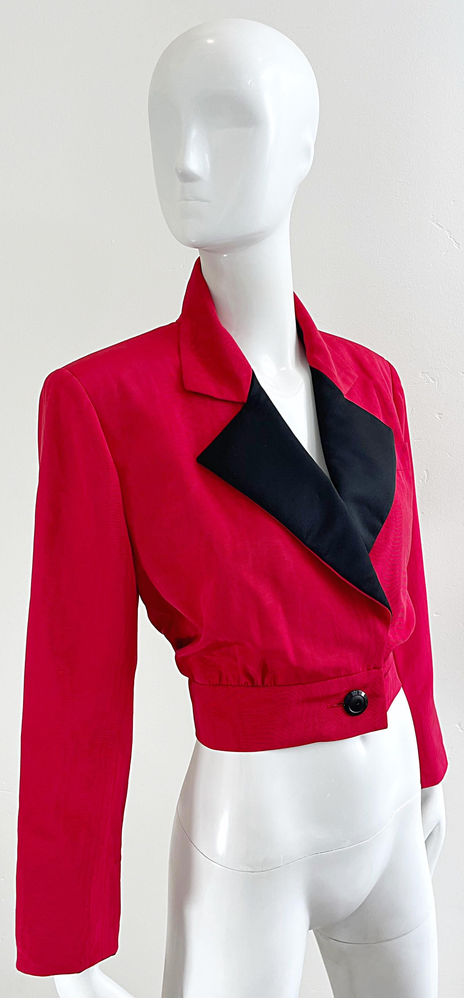 Yves Saint Laurent 1980er Jahre Rot / Schwarz Seide Cropped Vintage 80er Jahre Jacke Blazer YSL Damen im Angebot