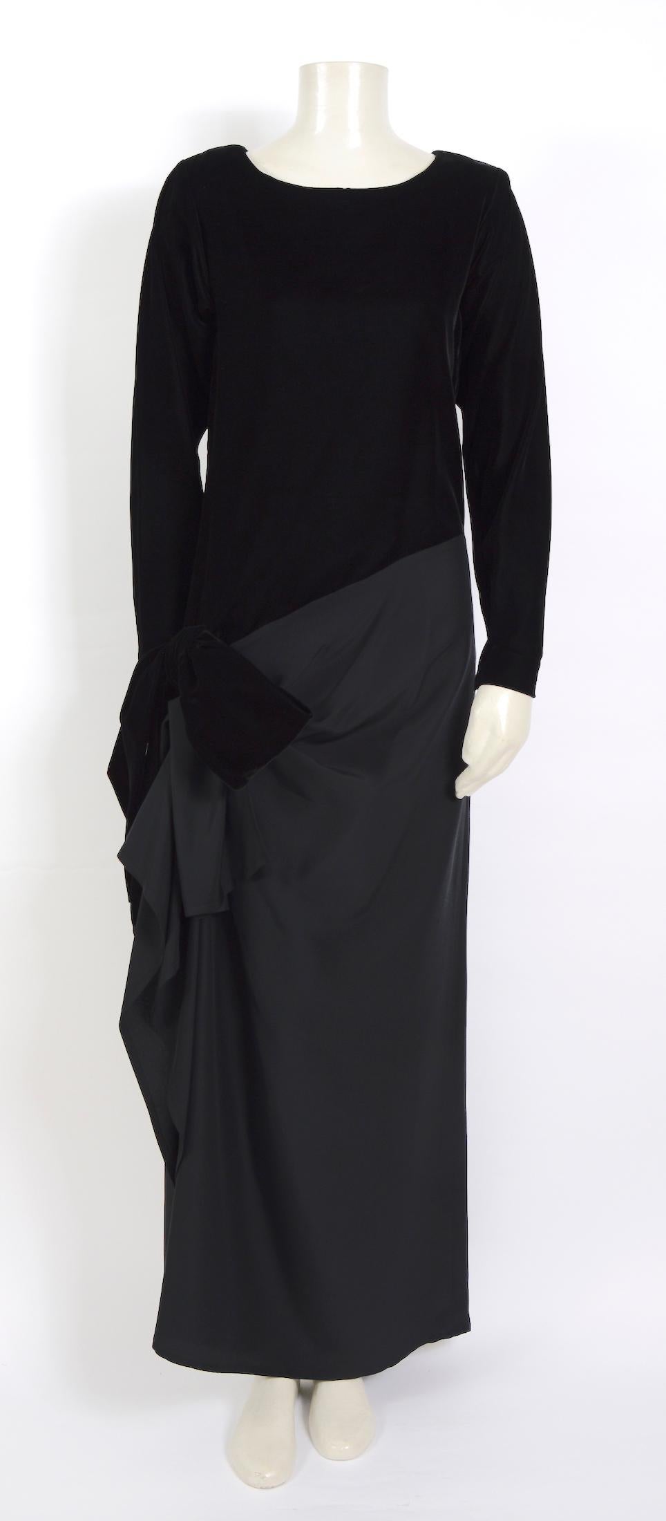 Yves Saint Laurent documented 1980s vintage black velvet and silk dress In Excellent Condition In Antwerp, BE