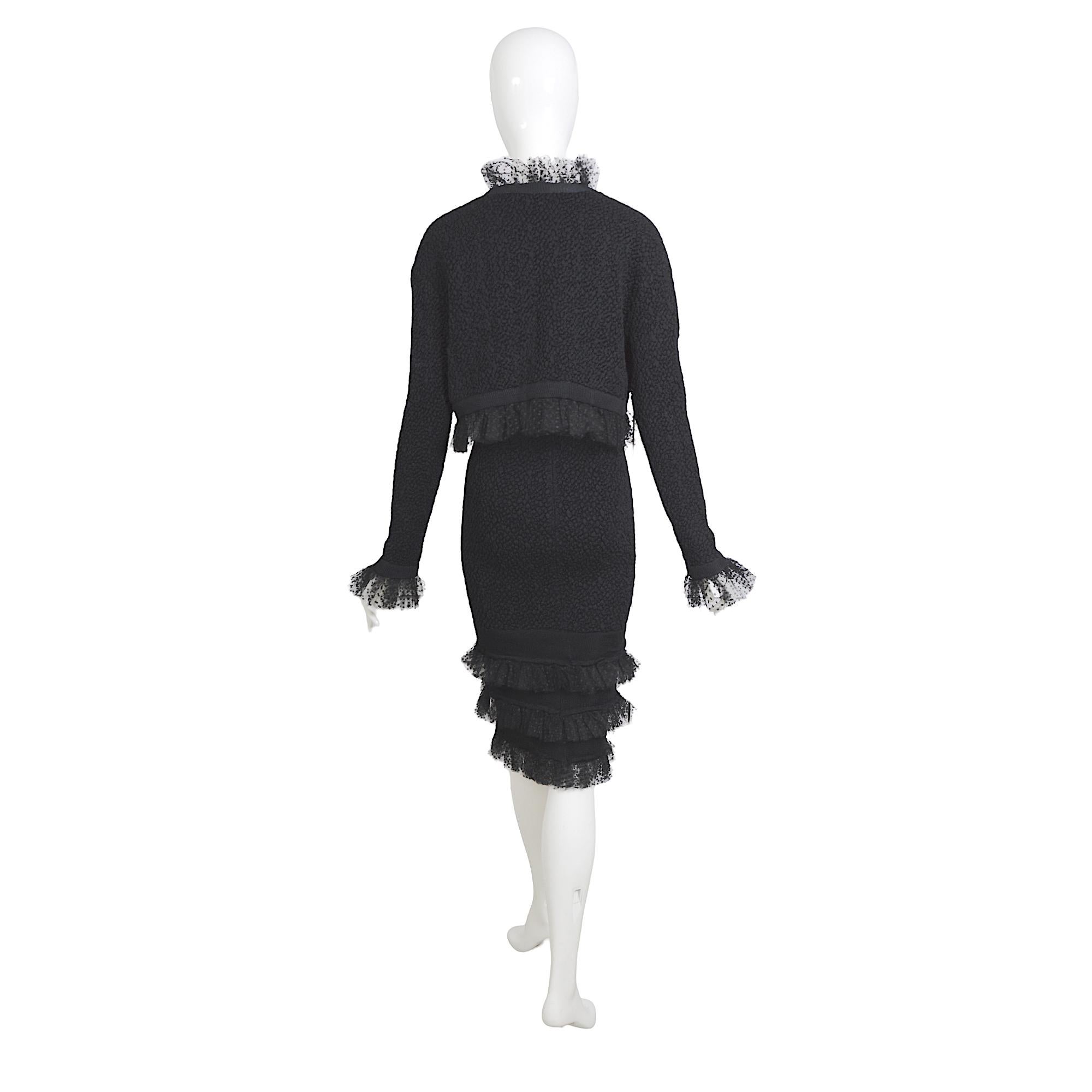 Yves Saint Laurent Vestido elástico de cloqué vintage de los años 80 con bordes de tul y bolero en venta 5