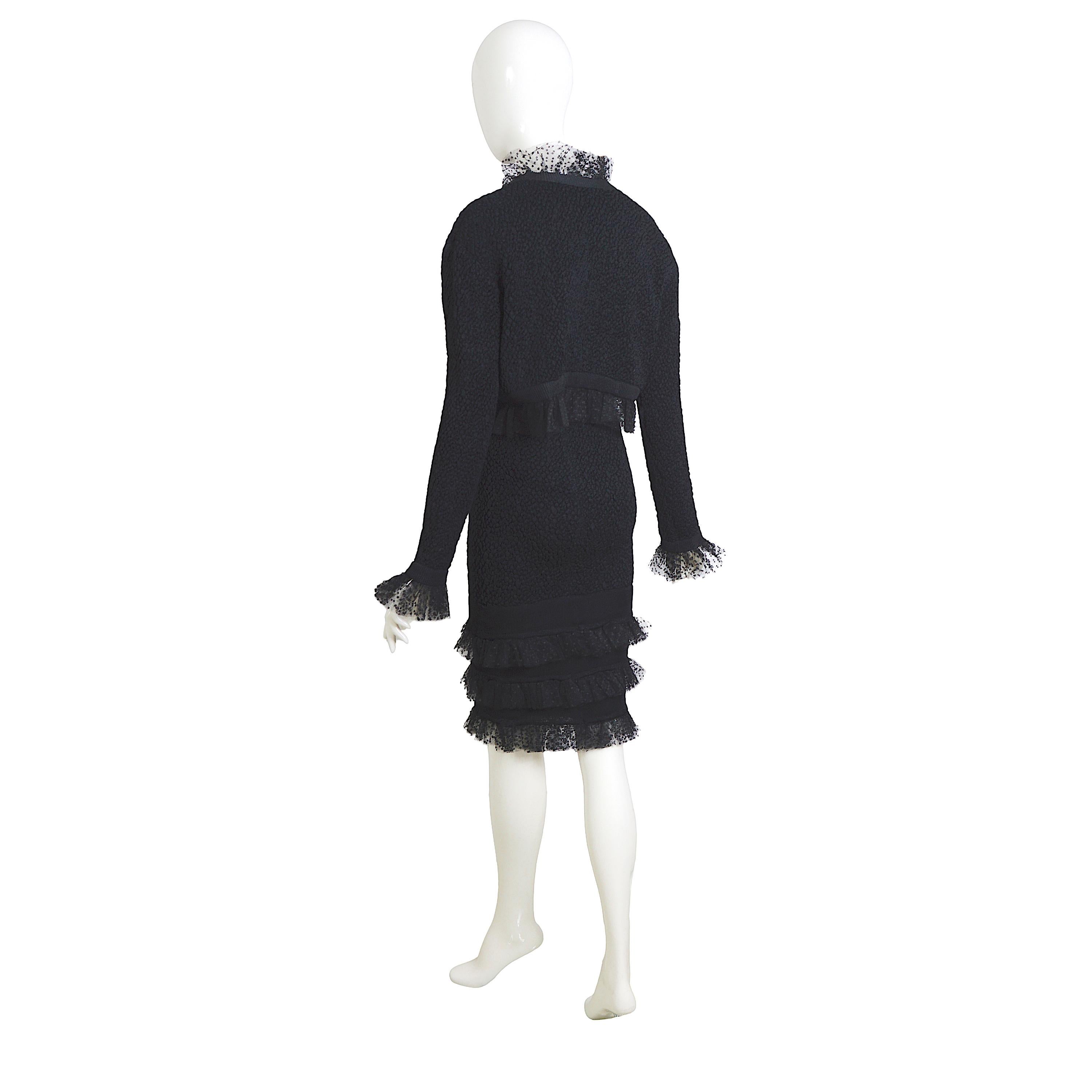 Yves Saint Laurent Vestido elástico de cloqué vintage de los años 80 con bordes de tul y bolero en venta 7