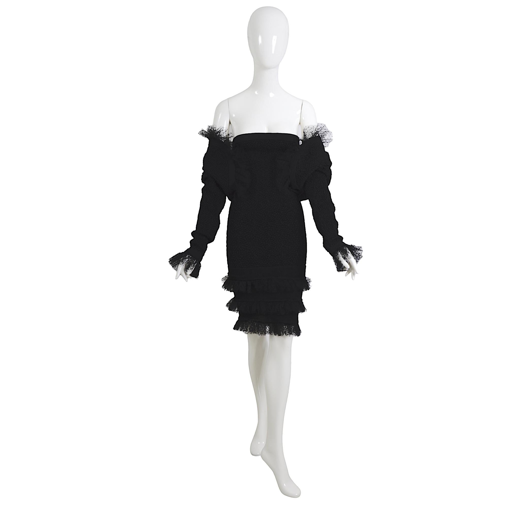 Yves Saint Laurent Vestido elástico de cloqué vintage de los años 80 con bordes de tul y bolero en venta 3