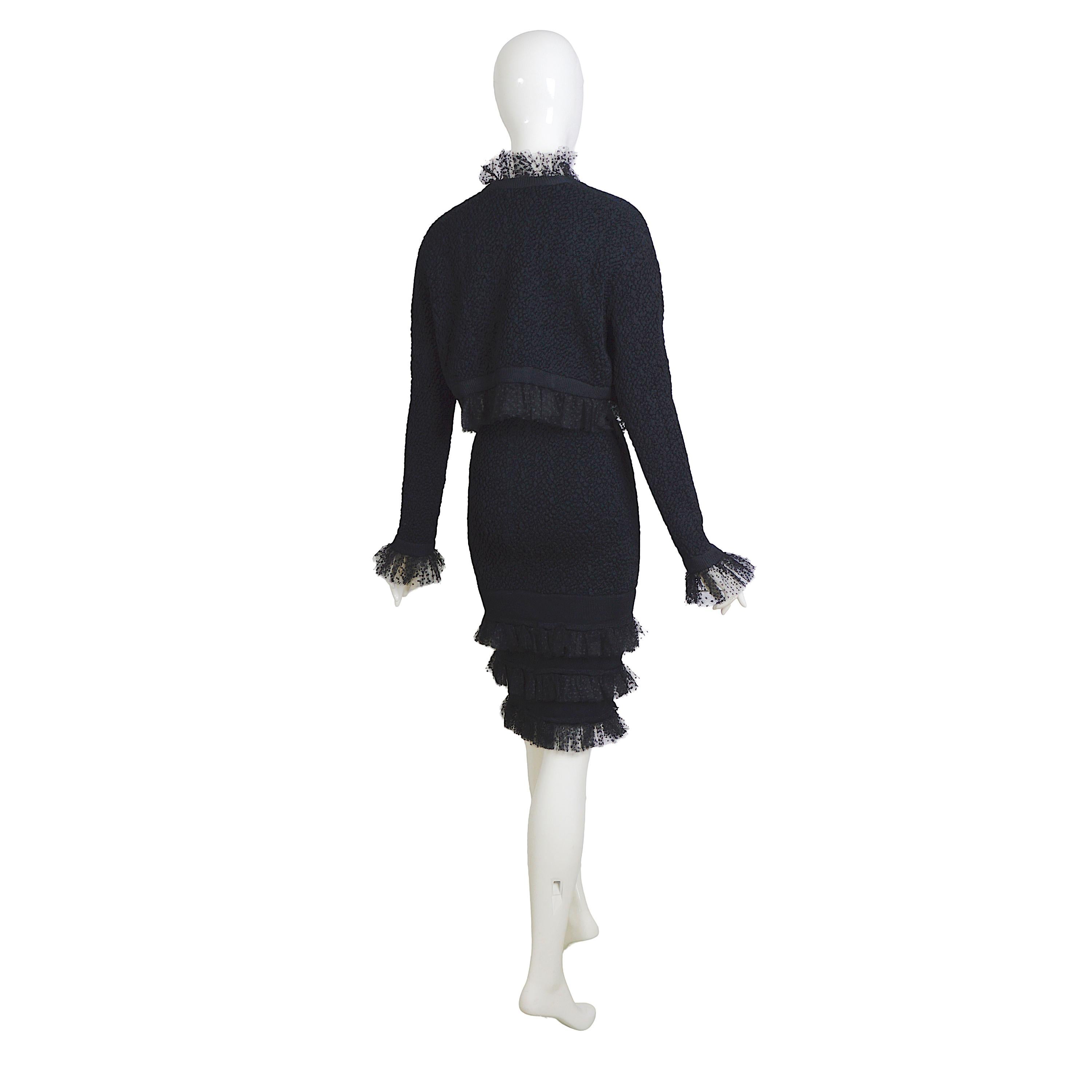 Yves Saint Laurent Vestido elástico de cloqué vintage de los años 80 con bordes de tul y bolero en venta 4