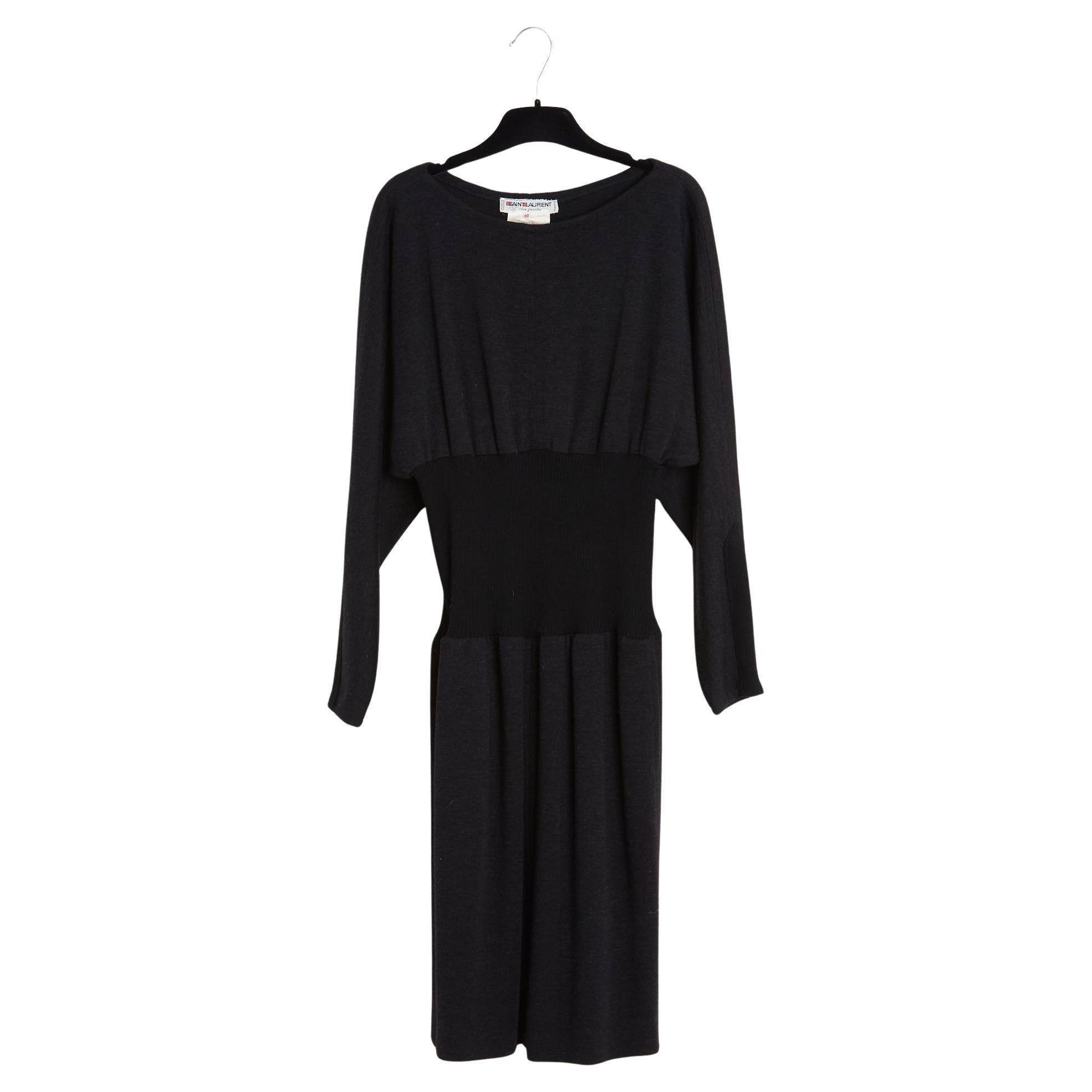 Yves Saint Laurent 1985s Robe FR40 Grigio Scuro in maglia di lana, abito perfetto UK12 US10 in vendita