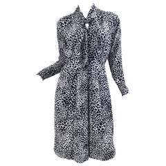 Yves Saint Laurent 1990er Jahre Schwarz-graues-weißes YSL-Kleid mit Leopardenmuster aus Seide