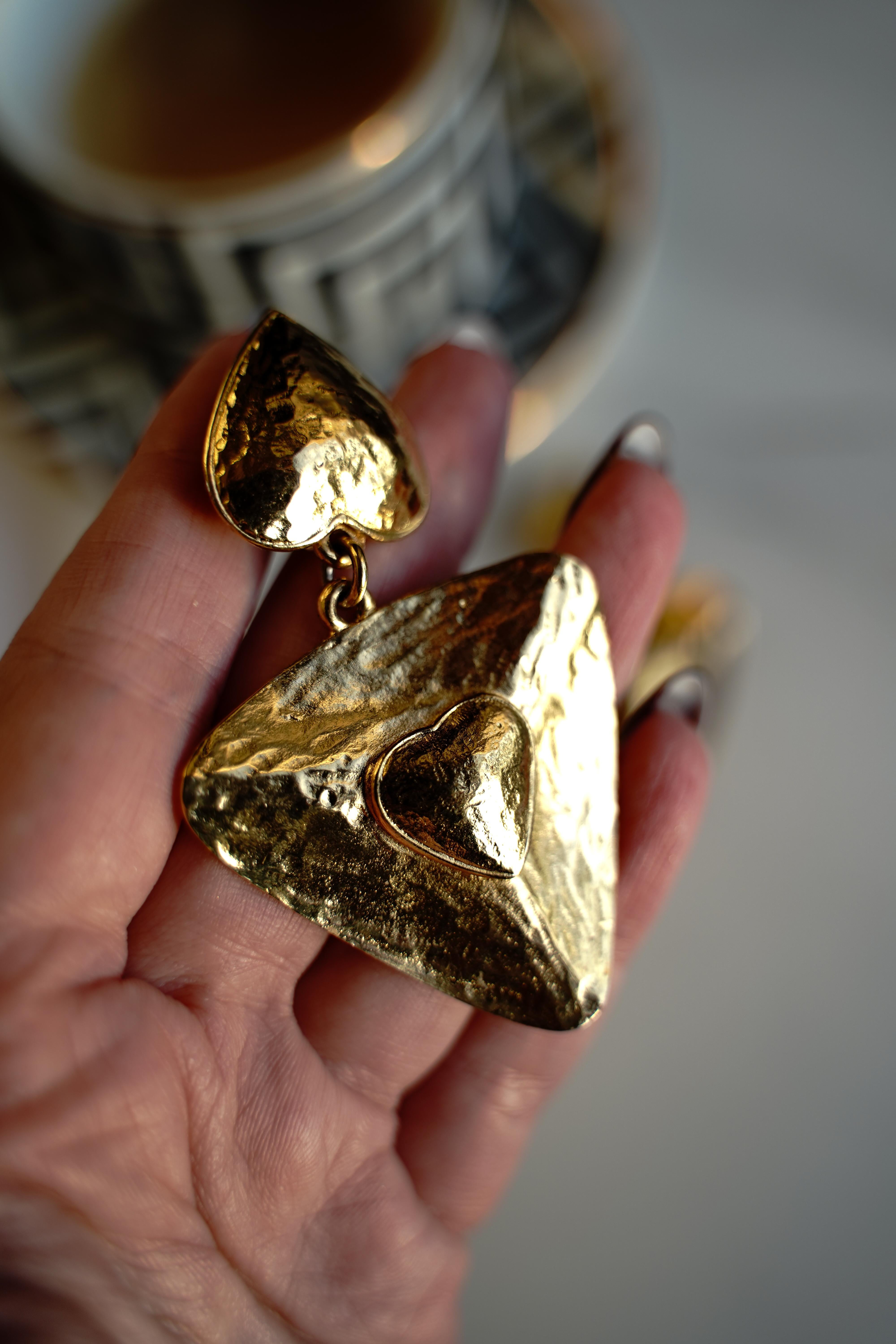 Yves Saint Laurent 1990s Heart Clip-On Earrings by Robert Goossens In condizioni ottime in vendita a TOULOUSE, FR