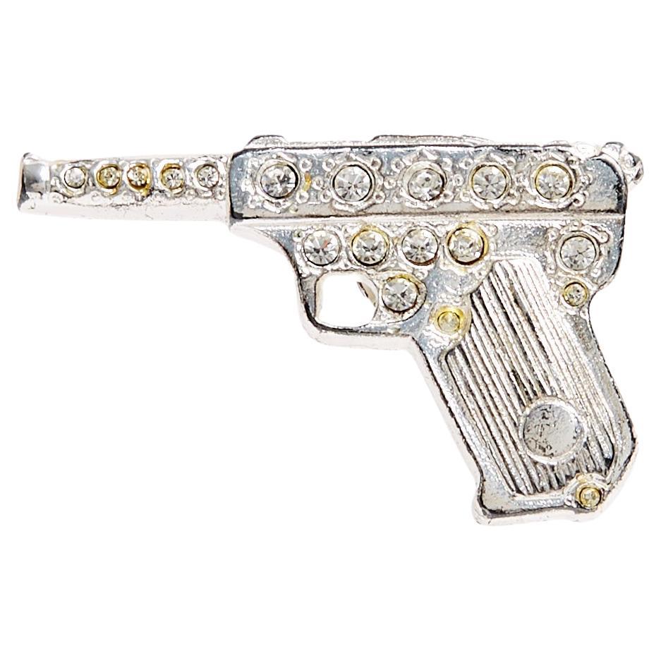 Alfileres de broche Yves Saint Laurent 2005s Alfiler de broche de pistola YSL de metal plateado y cristal en venta
