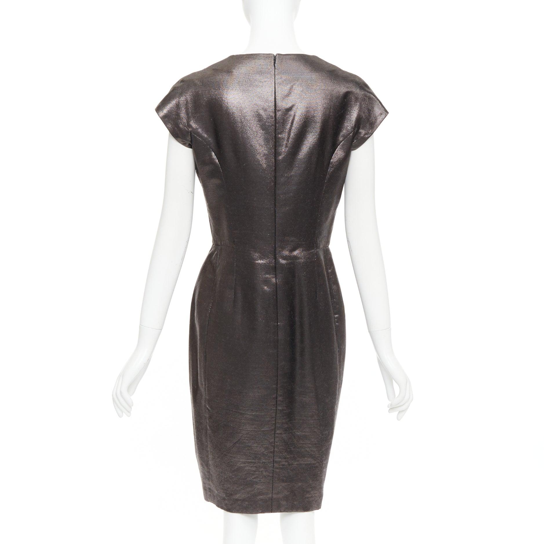 YVES SAINT LAURENT 2009 bronzefarbener Metallic-Look V-Ausschnitt Etuikleid FR40 S im Angebot 1